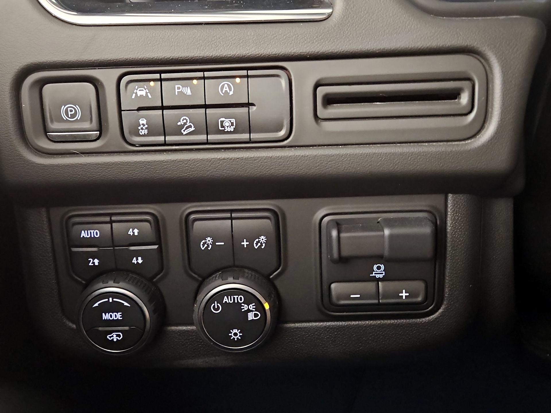 Thumbnail: 2023 Chevrolet Tahoe - 13