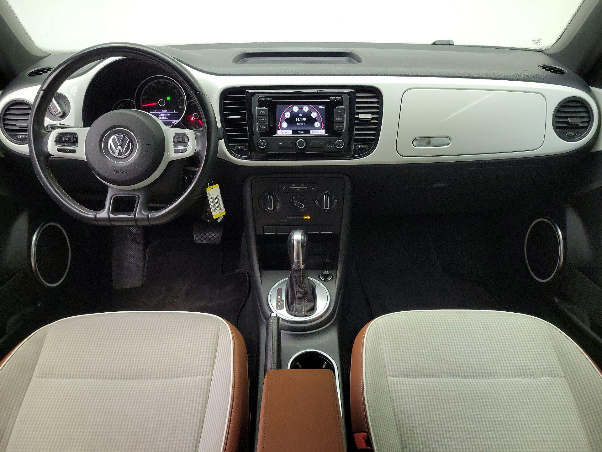 Thumbnail: 2015 Volkswagen Beetle - 9