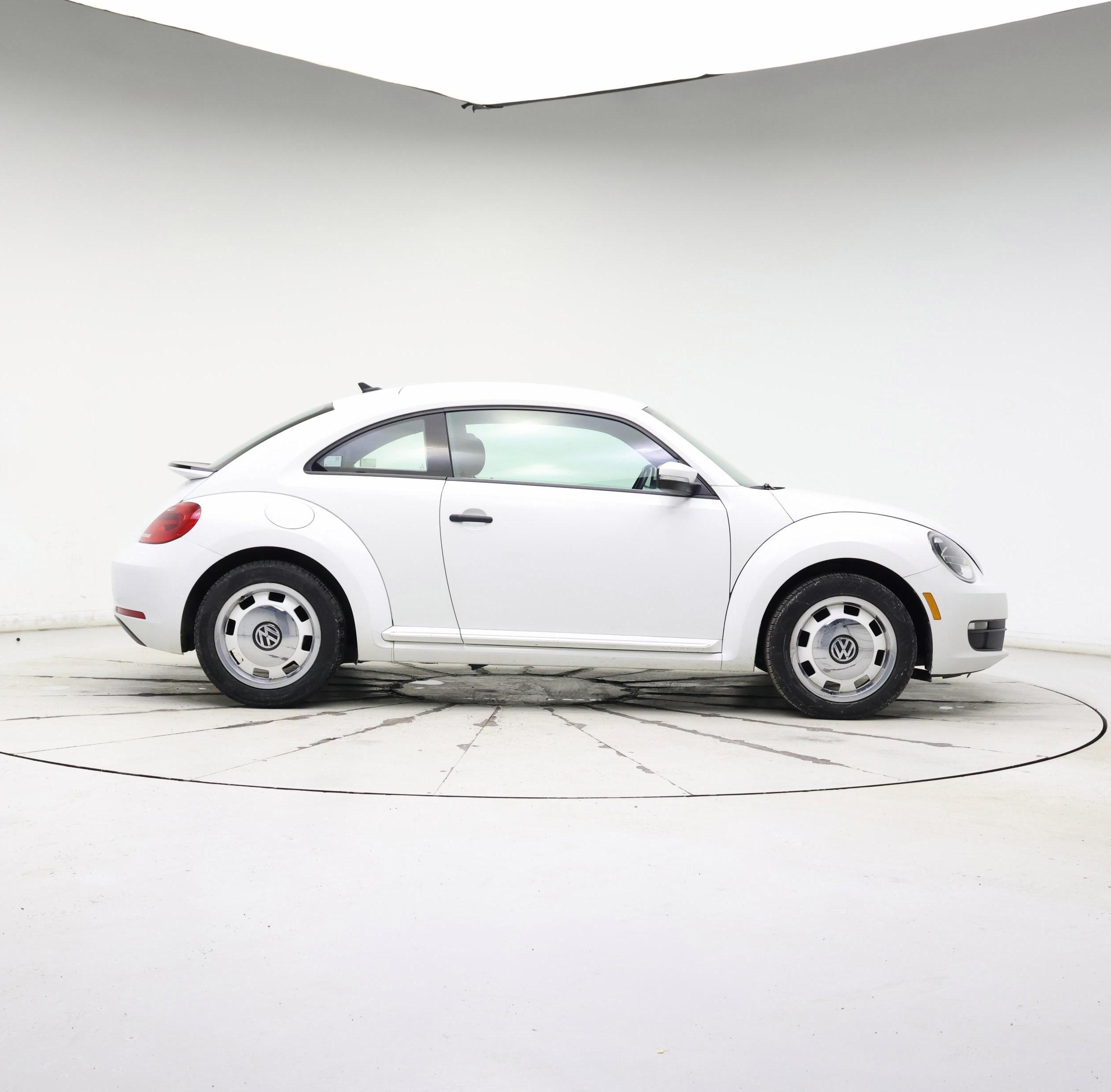 Thumbnail: 2015 Volkswagen Beetle - 7