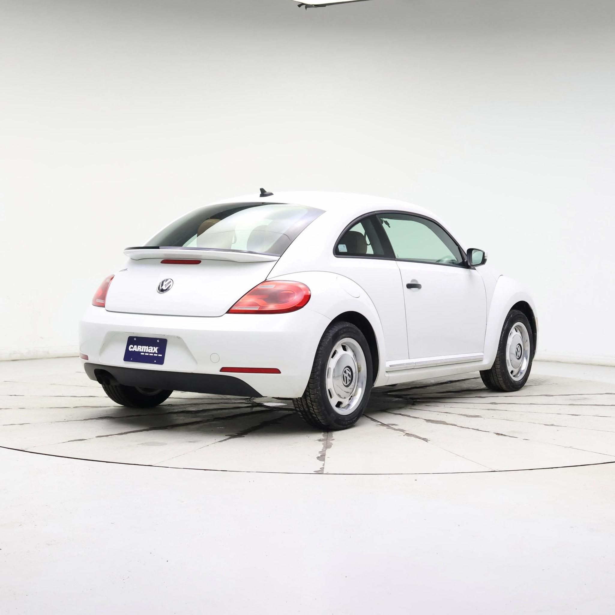 Thumbnail: 2015 Volkswagen Beetle - 8