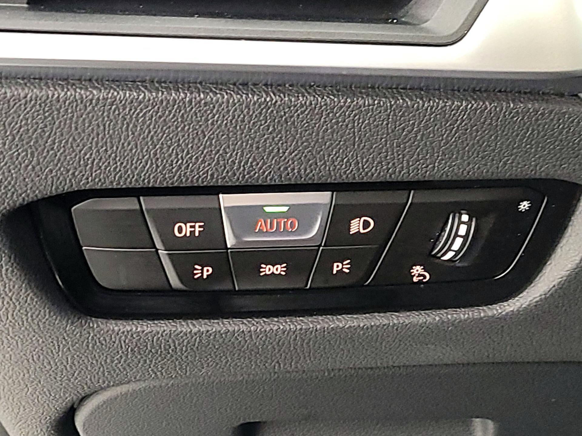 Thumbnail: 2019 BMW 3 Series - 13