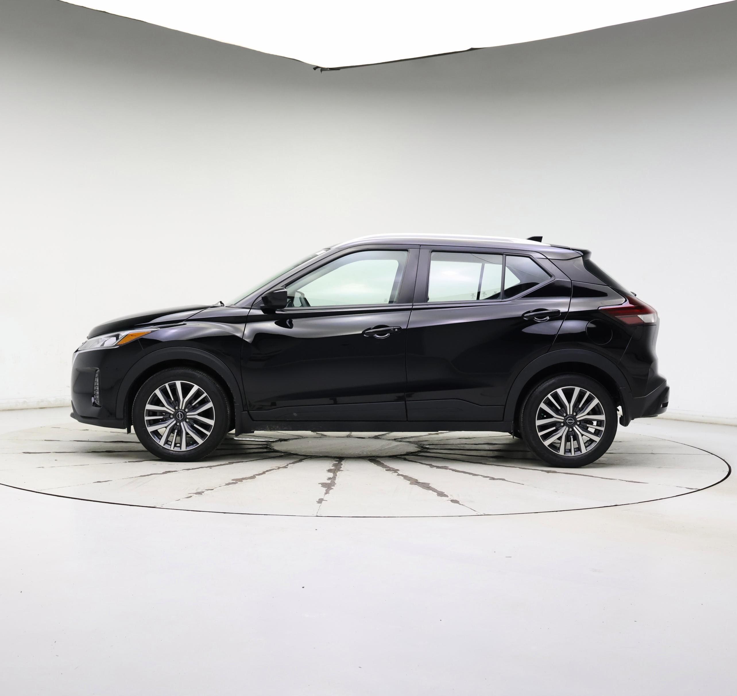 Thumbnail: 2023 Nissan Kicks - 3