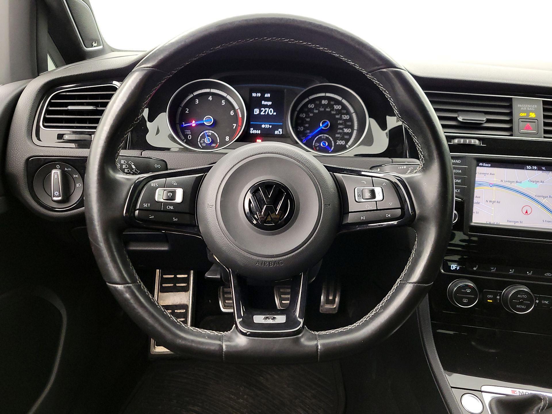 Thumbnail: 2017 Volkswagen Golf - 10