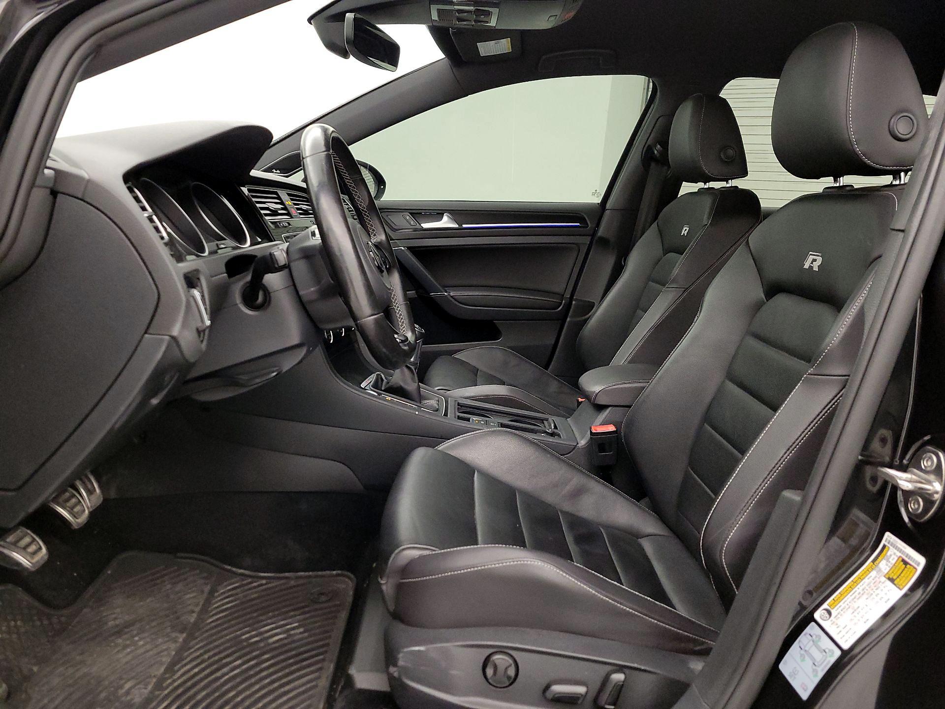 Thumbnail: 2017 Volkswagen Golf - 11