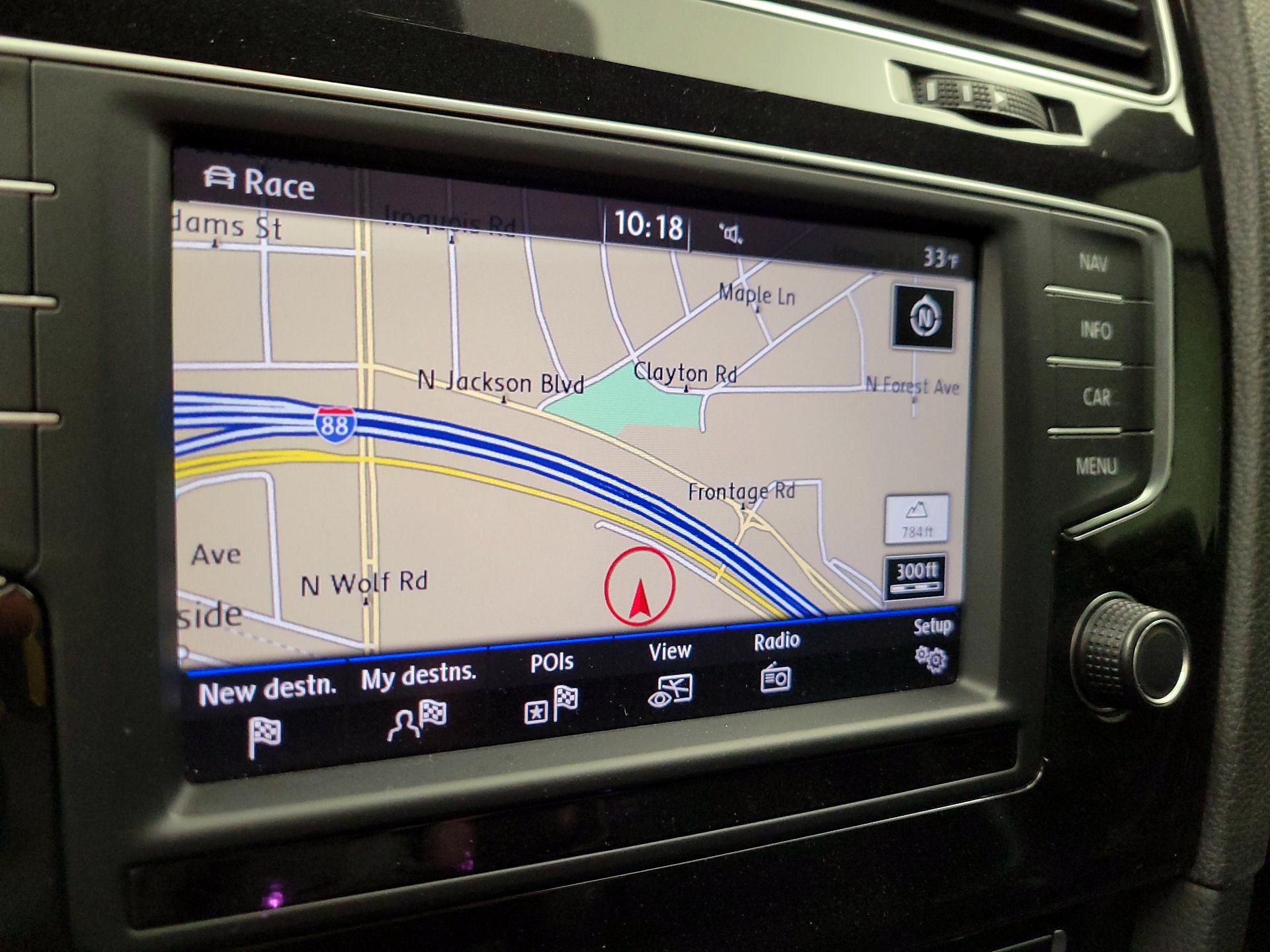 Thumbnail: 2017 Volkswagen Golf - 14