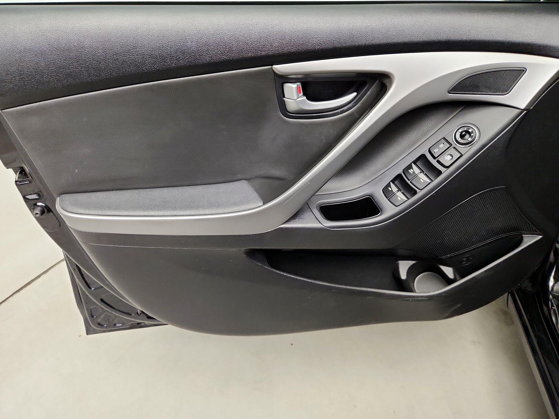 Thumbnail: 2014 Hyundai Elantra - 12