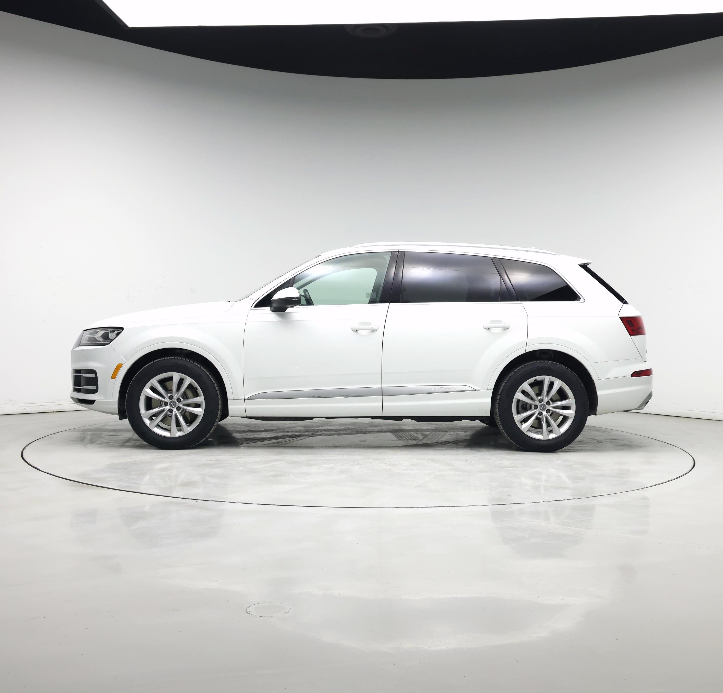 Thumbnail: 2019 Audi Q7 - 3