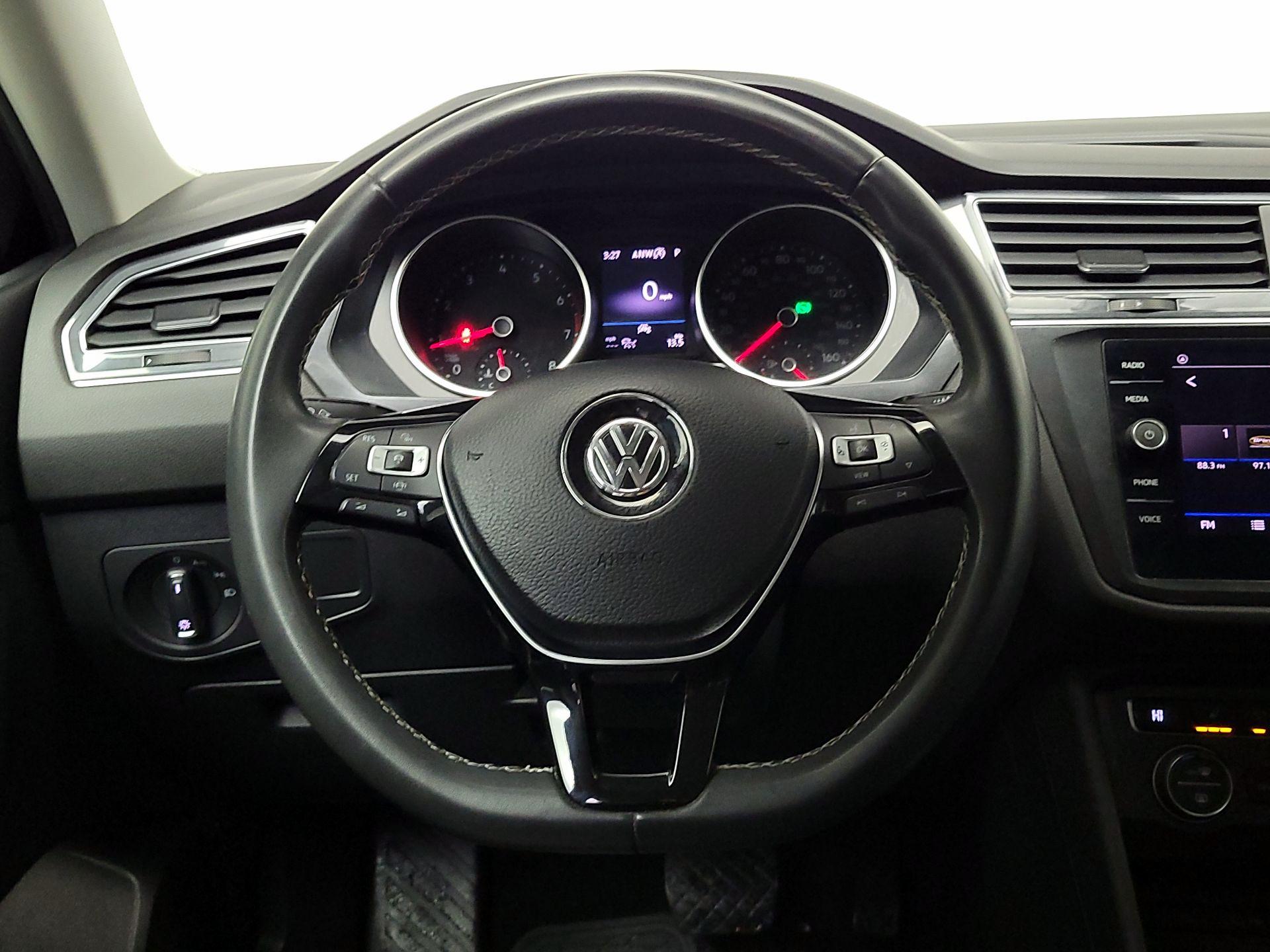 Thumbnail: 2021 Volkswagen Tiguan - 10