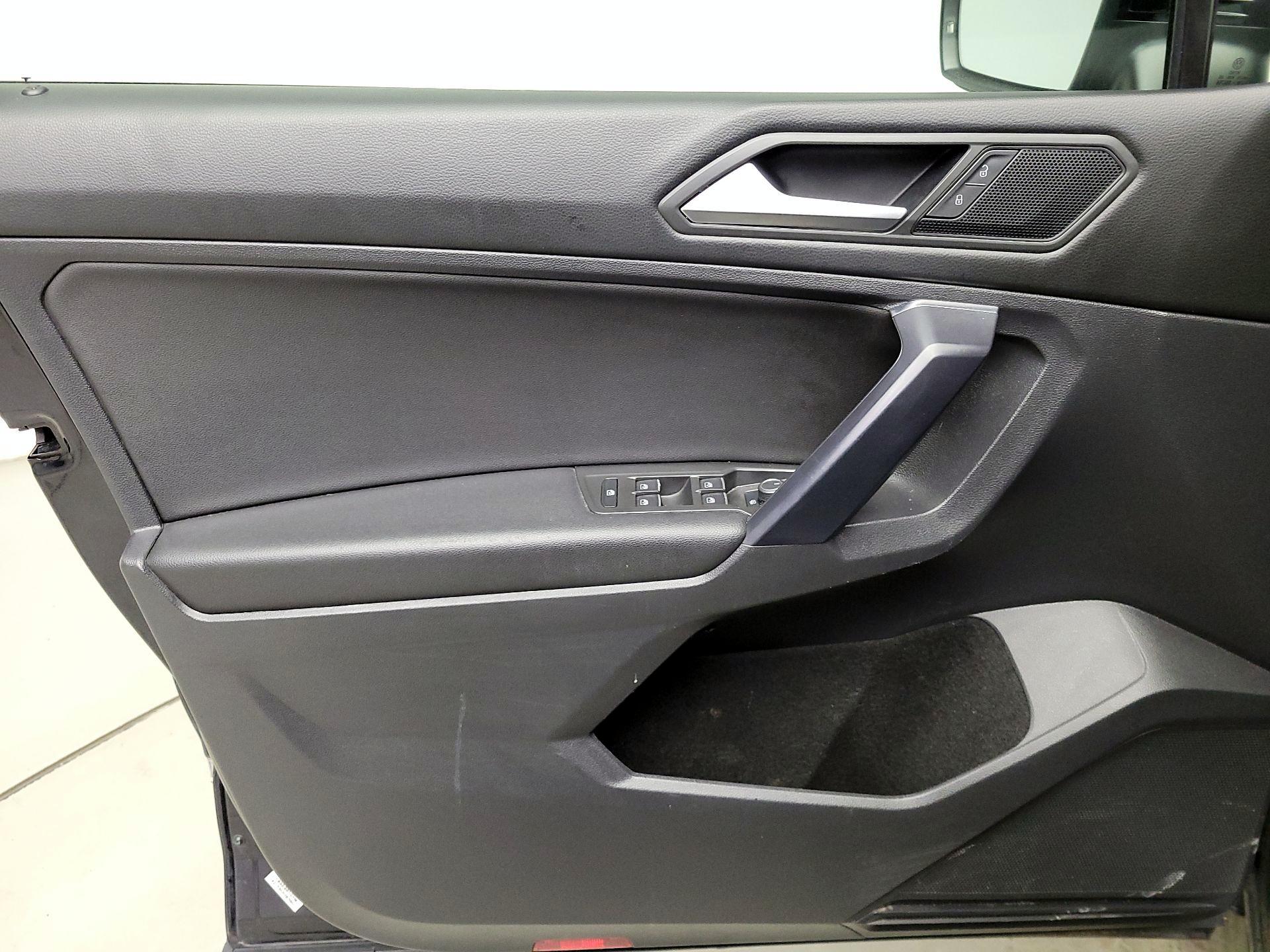 Thumbnail: 2021 Volkswagen Tiguan - 12