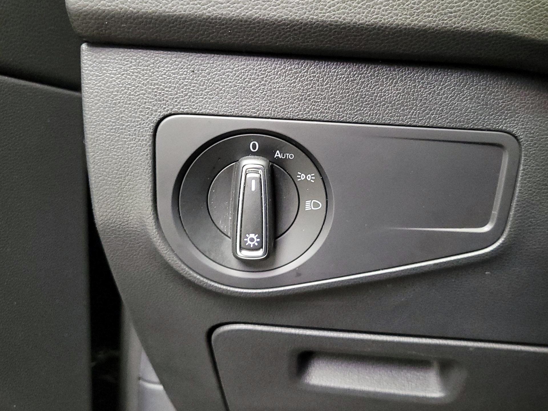 Thumbnail: 2021 Volkswagen Tiguan - 13