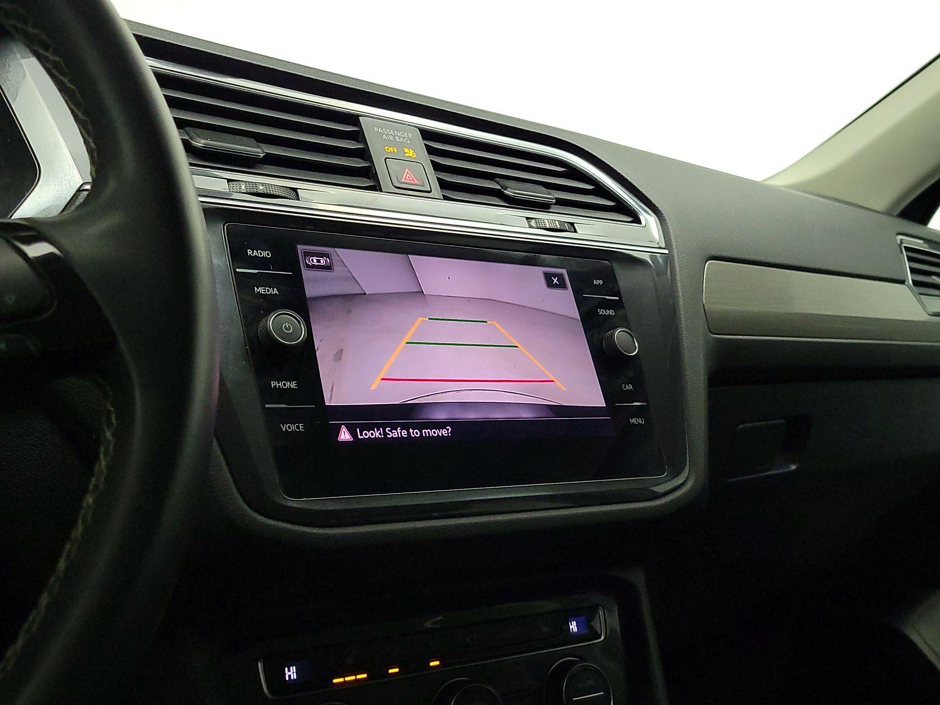 Thumbnail: 2021 Volkswagen Tiguan - 14