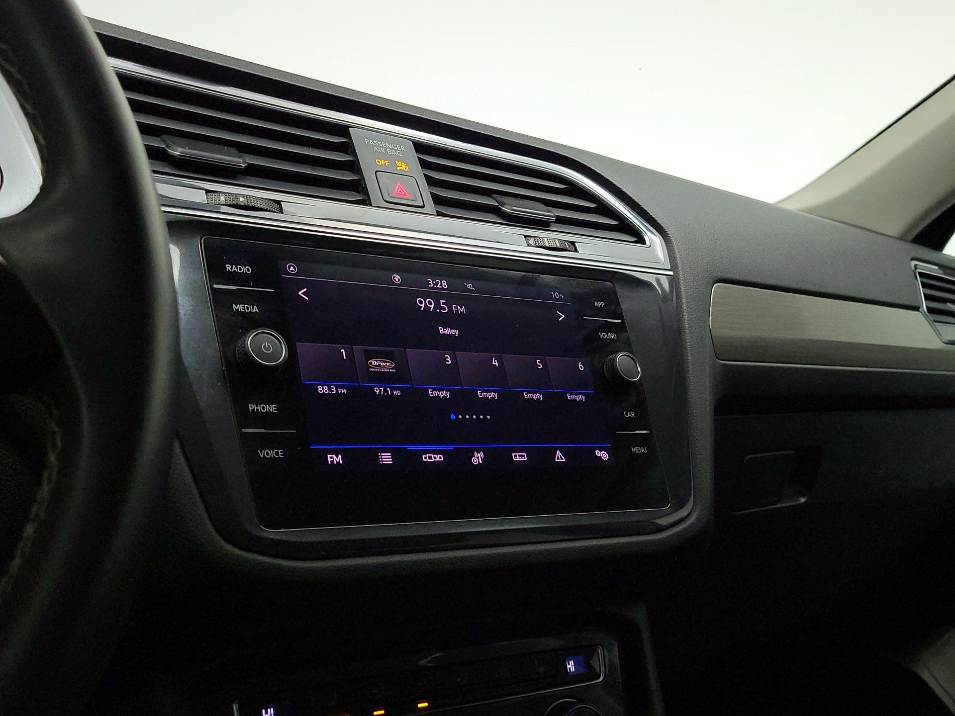 Thumbnail: 2021 Volkswagen Tiguan - 15