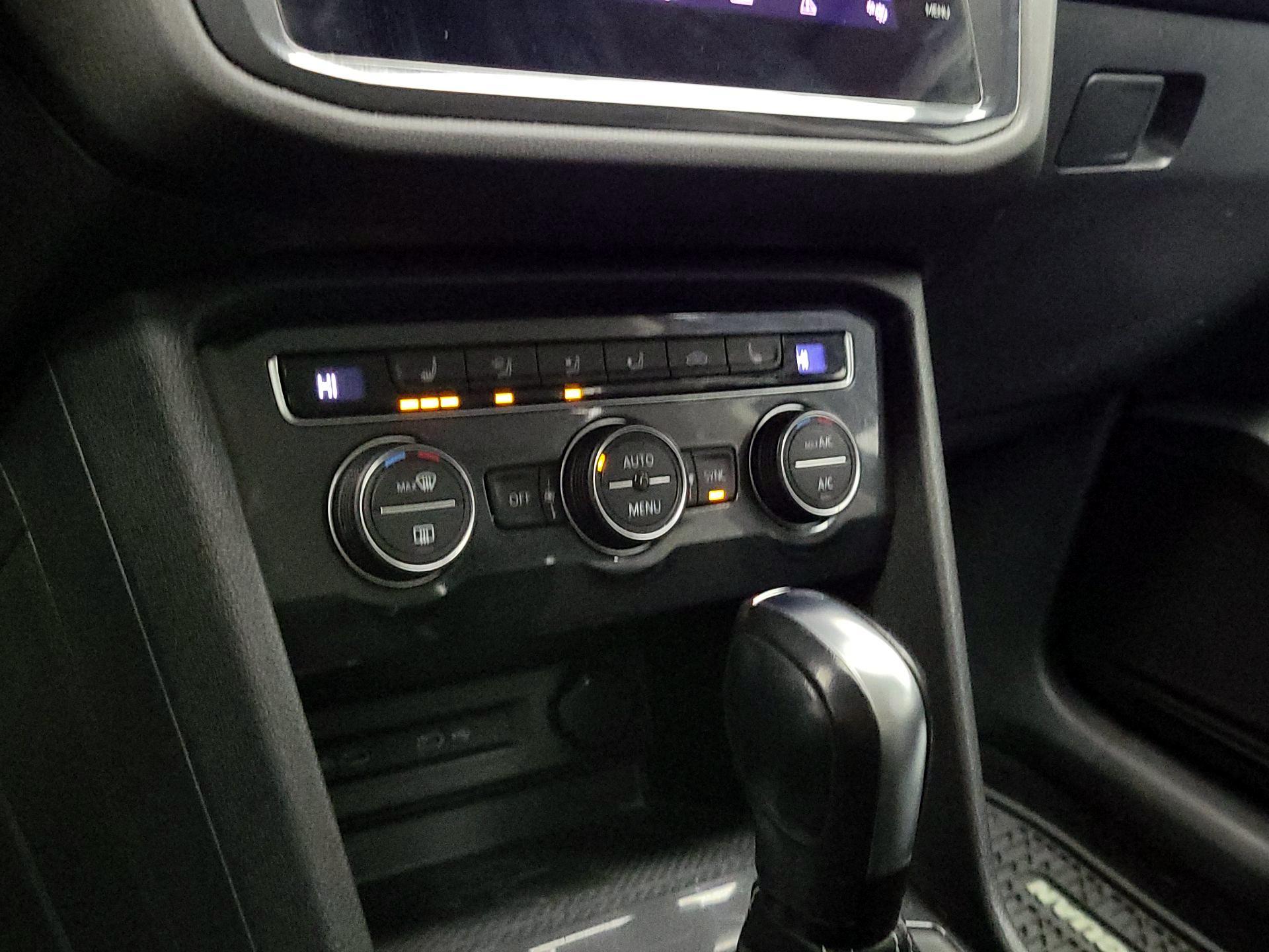 Thumbnail: 2021 Volkswagen Tiguan - 16