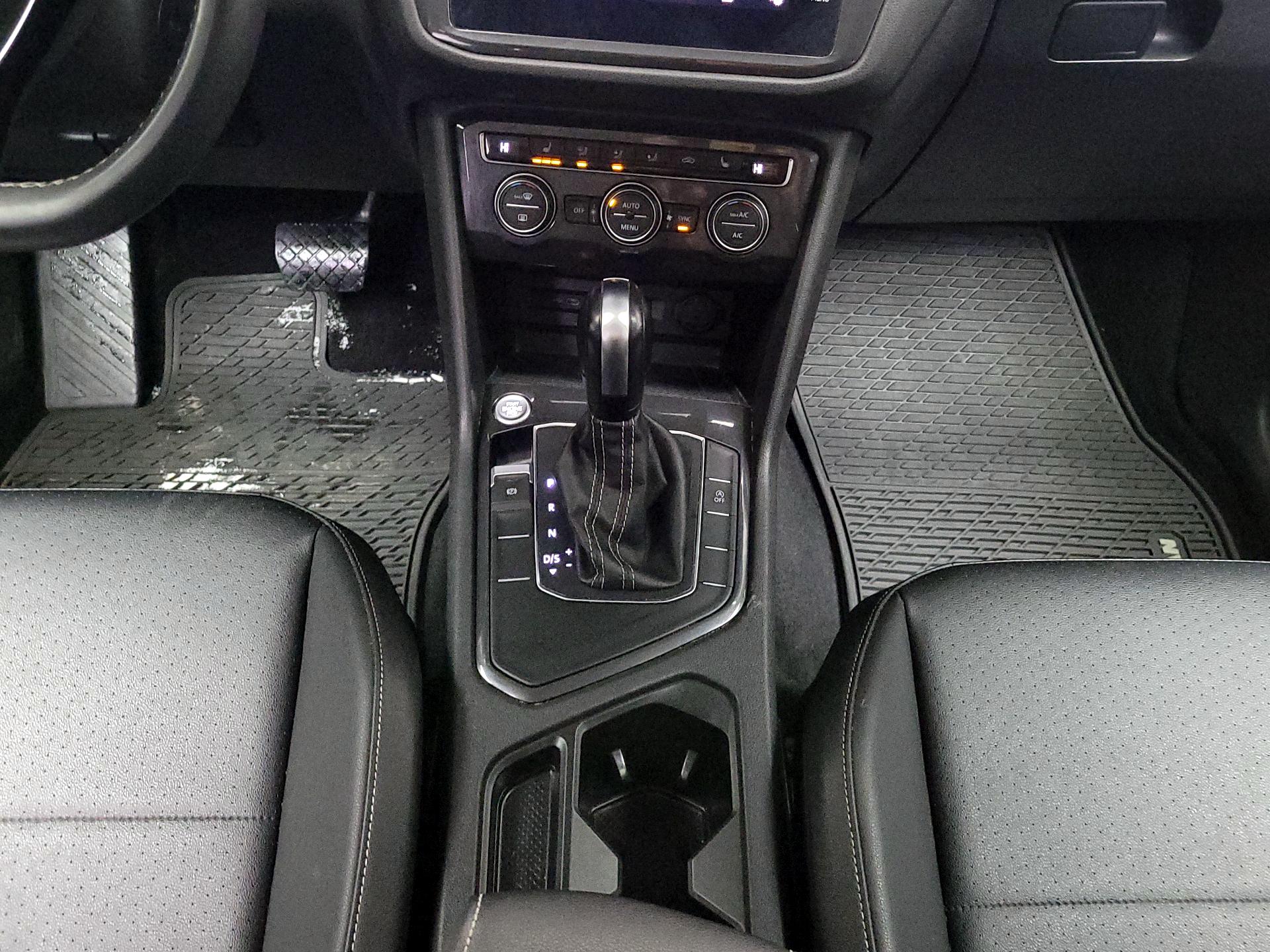 Thumbnail: 2021 Volkswagen Tiguan - 17