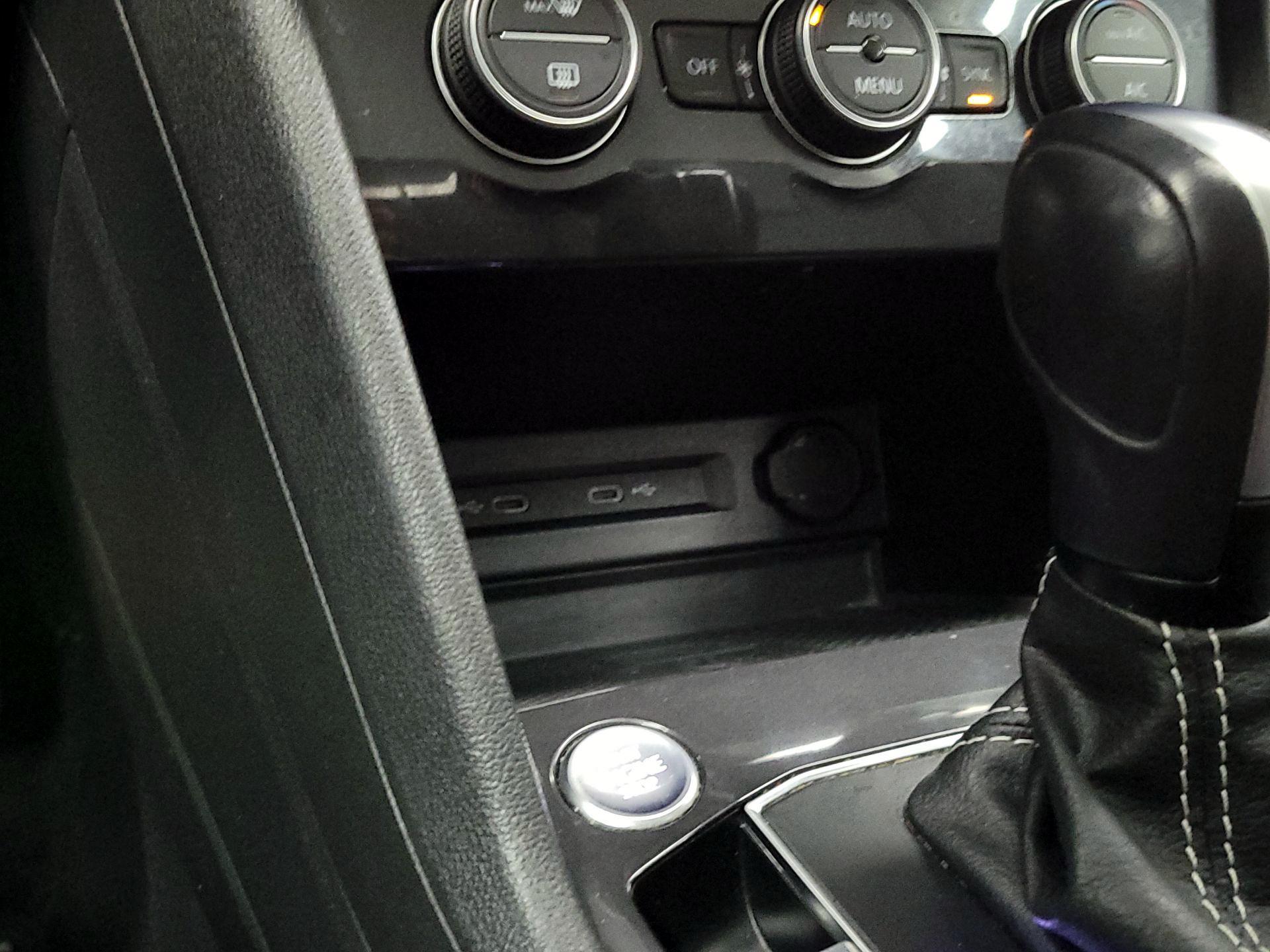 Thumbnail: 2021 Volkswagen Tiguan - 18