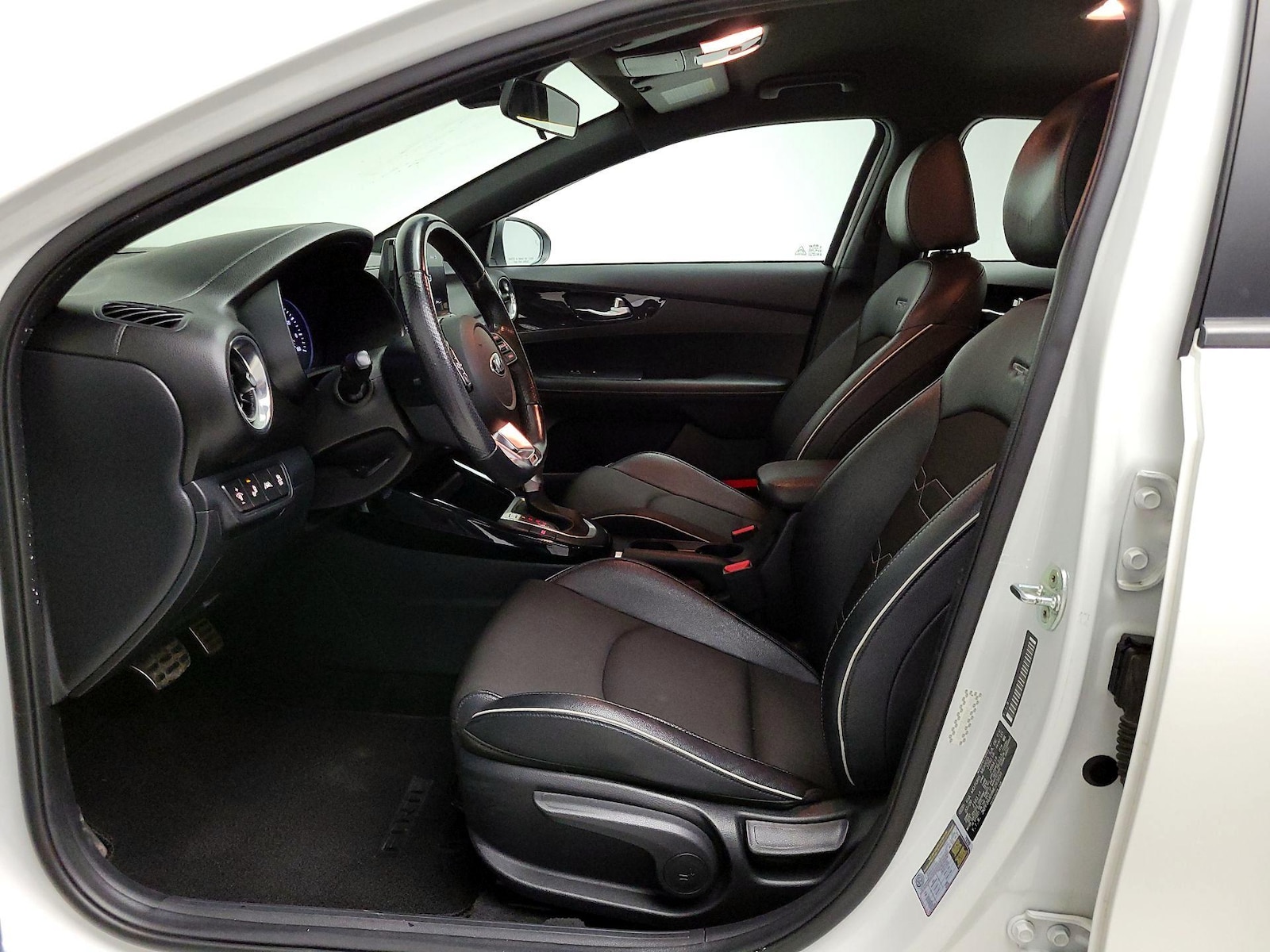 2021 Kia Forte GT-Line - Photo 12