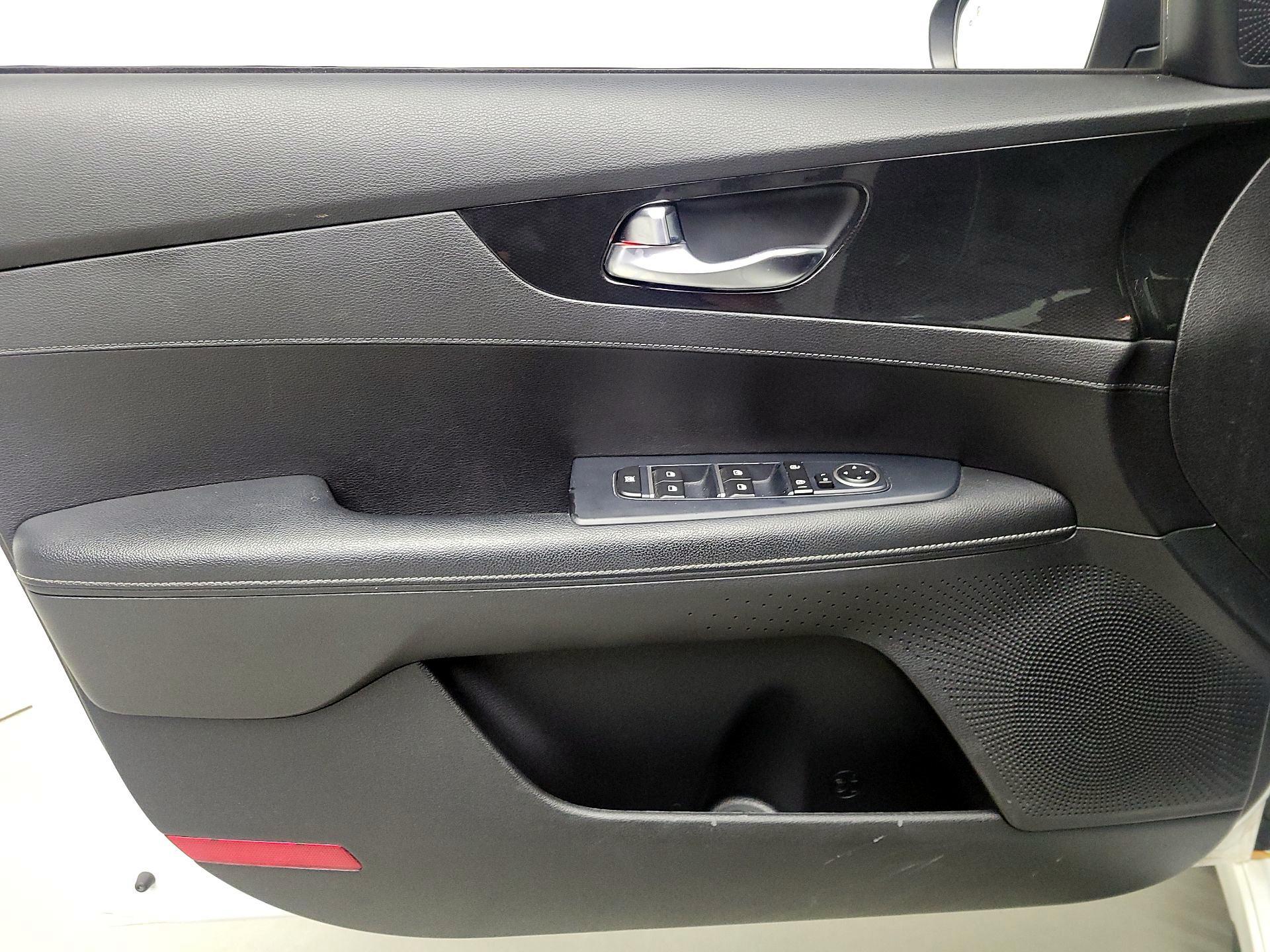 Thumbnail: 2021 Kia Forte - 12