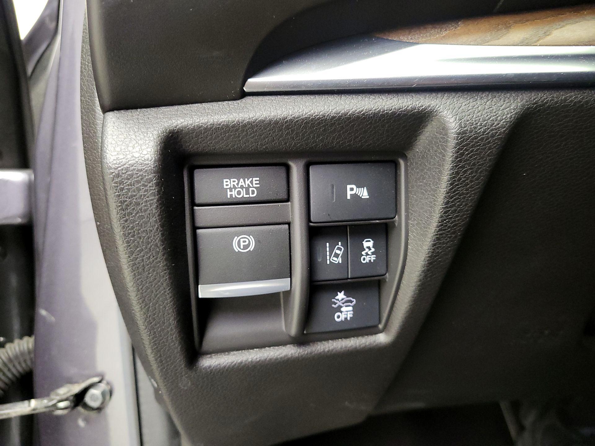 Thumbnail: 2019 Acura MDX - 13