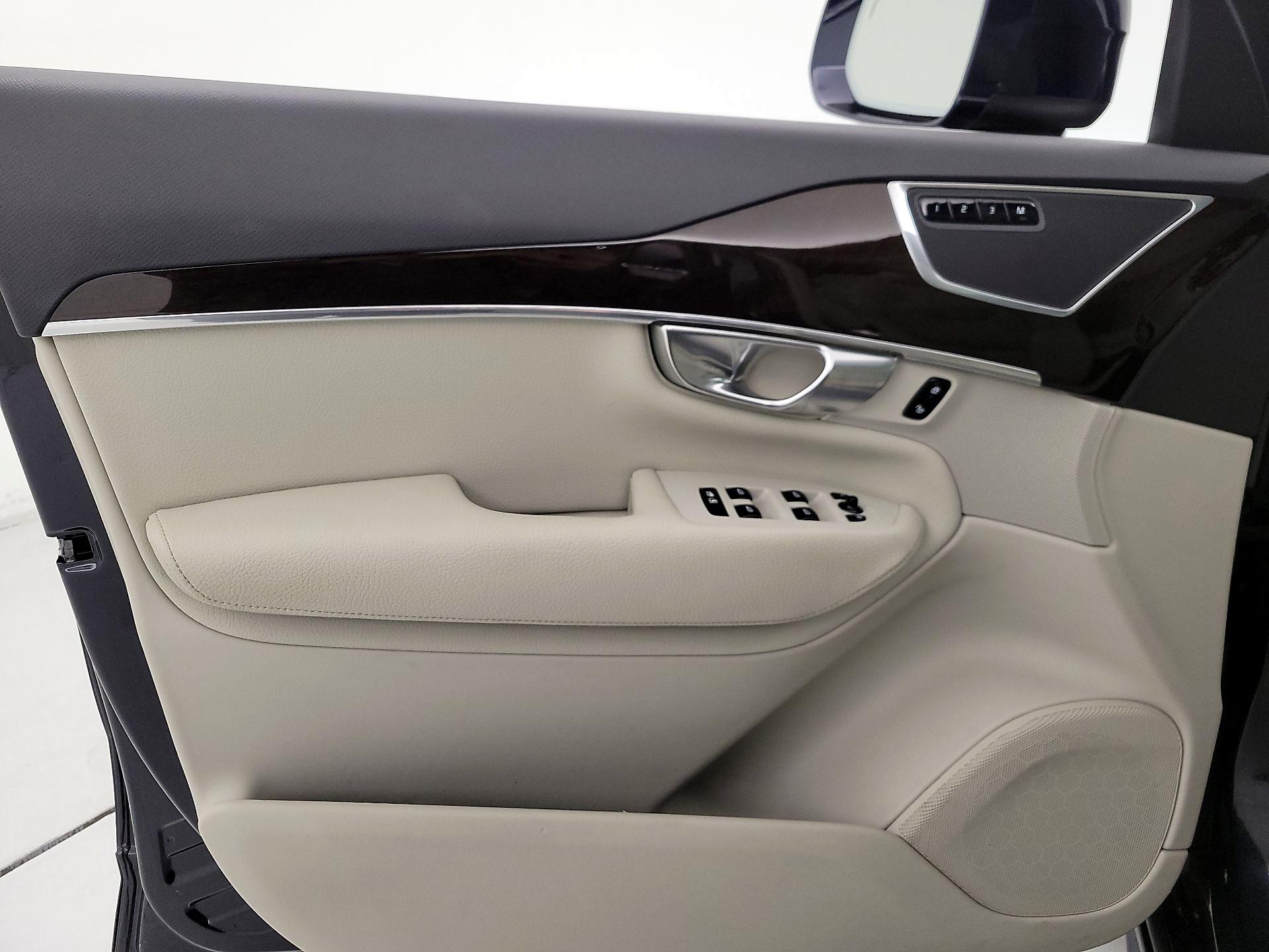 Thumbnail: 2019 Volvo XC90 - 12