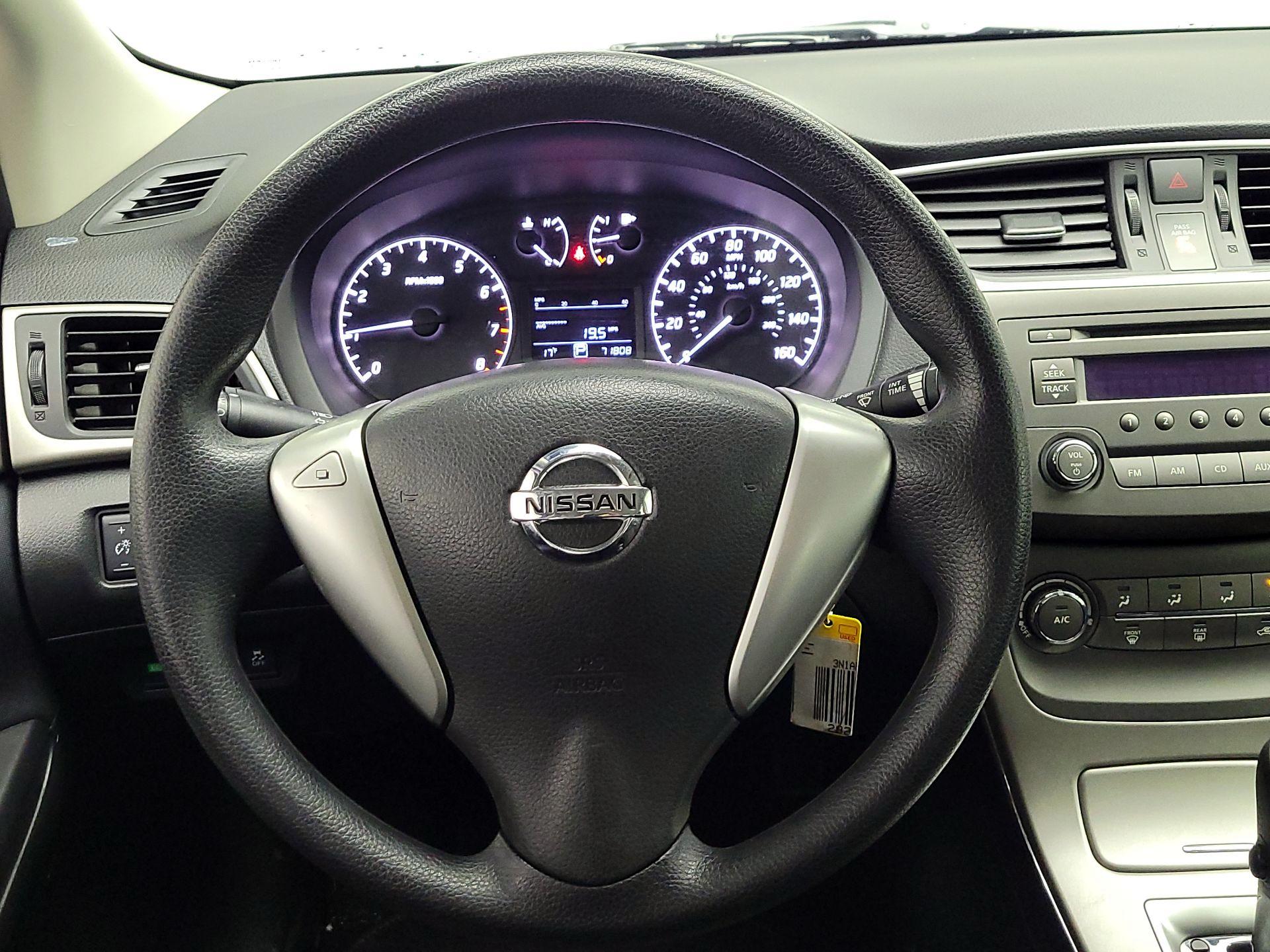 Thumbnail: 2014 Nissan Sentra - 10