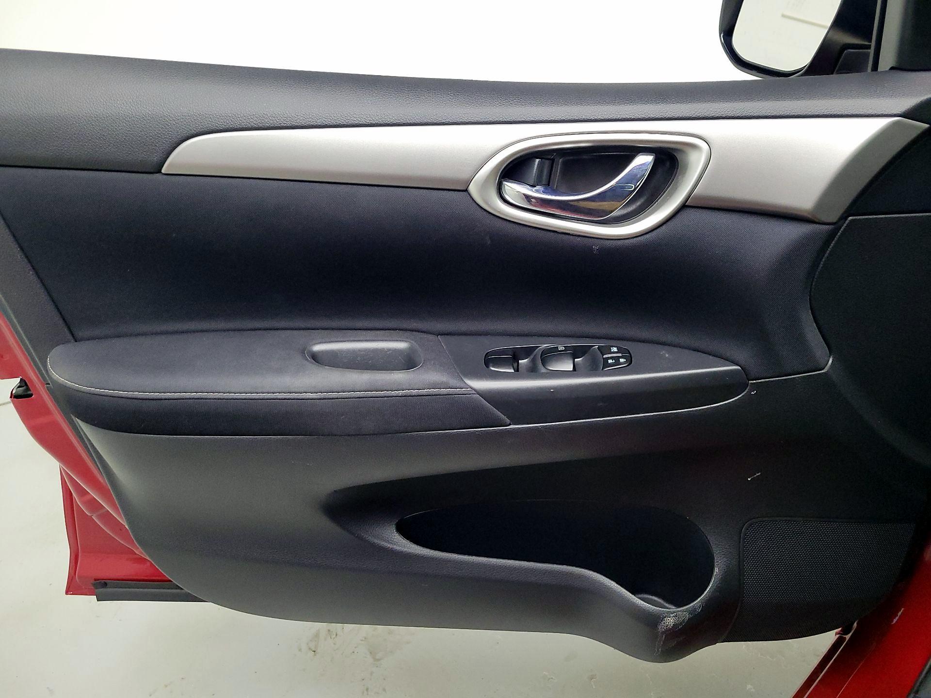 Thumbnail: 2014 Nissan Sentra - 12