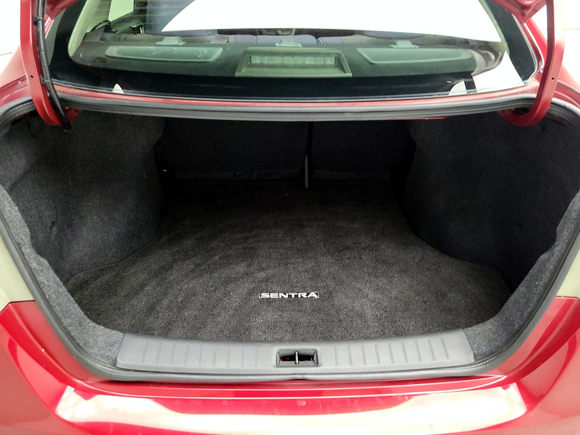 Thumbnail: 2014 Nissan Sentra - 19