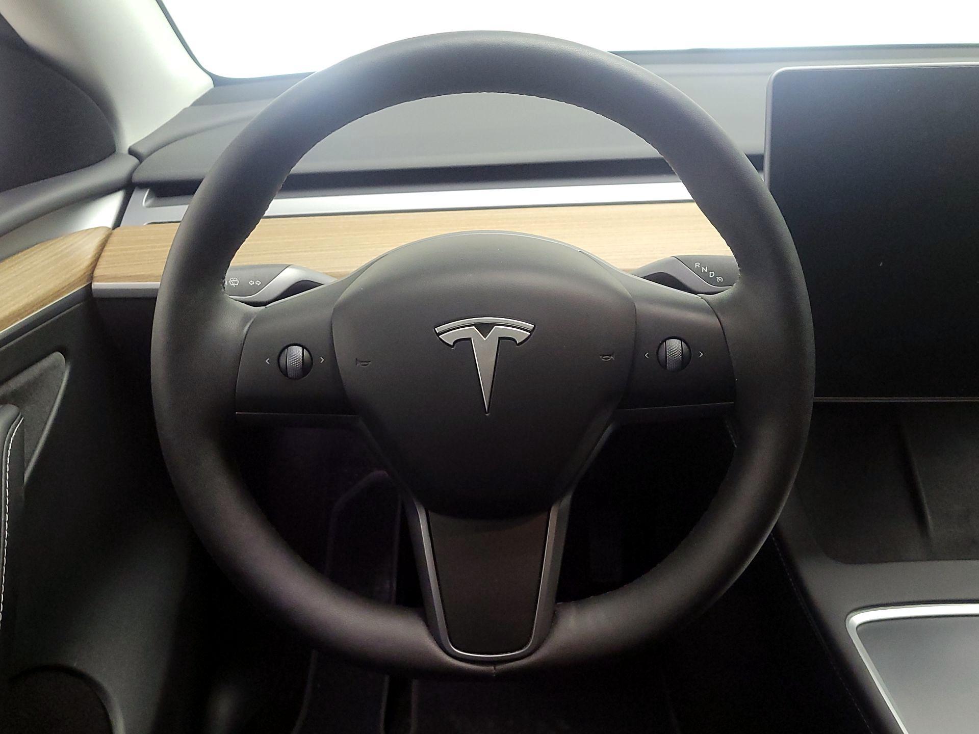 Thumbnail: 2025 Tesla Model Y - 10