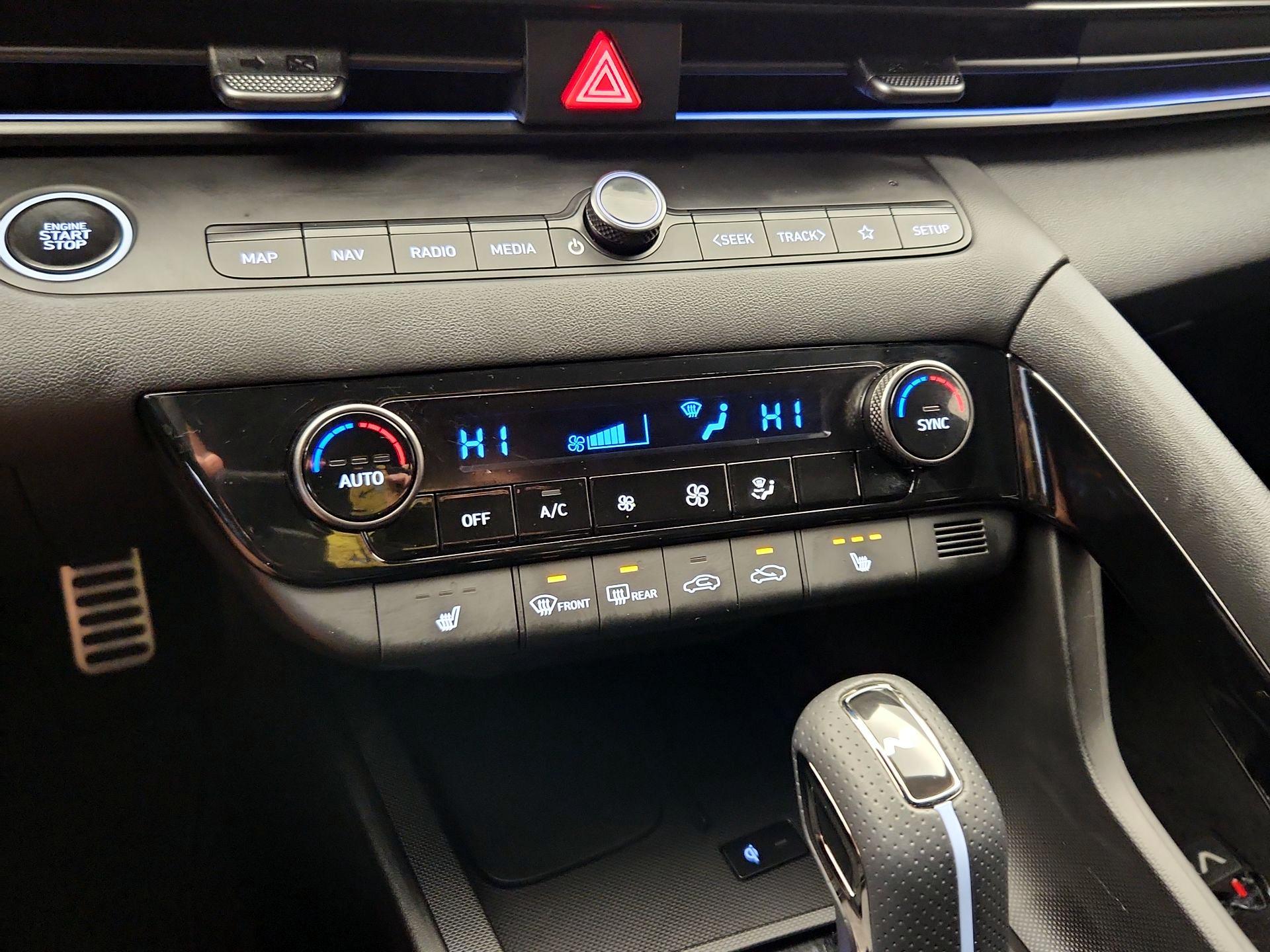 Thumbnail: 2025 Hyundai Elantra - 17