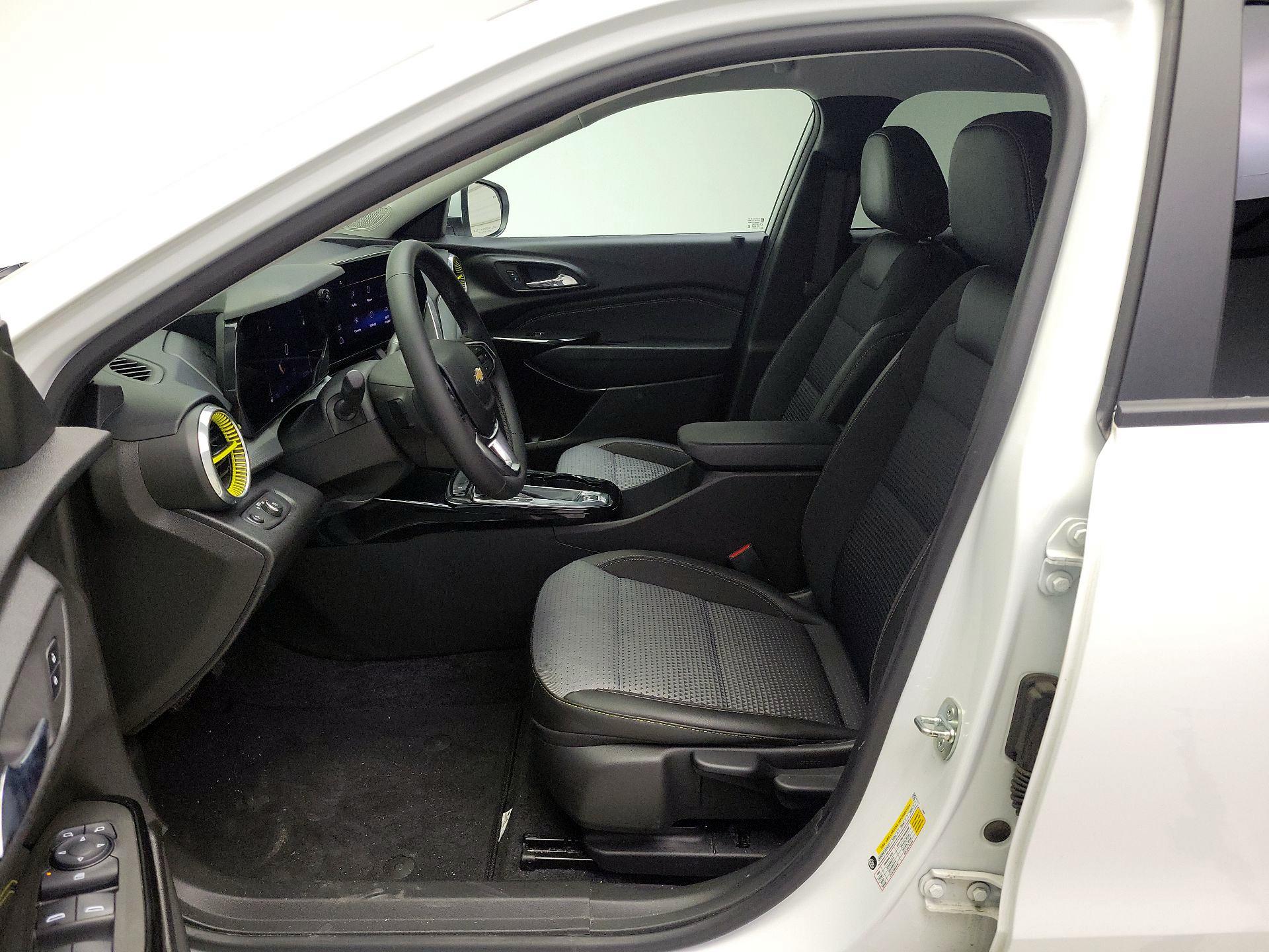 Thumbnail: 2024 Chevrolet Trax - 11