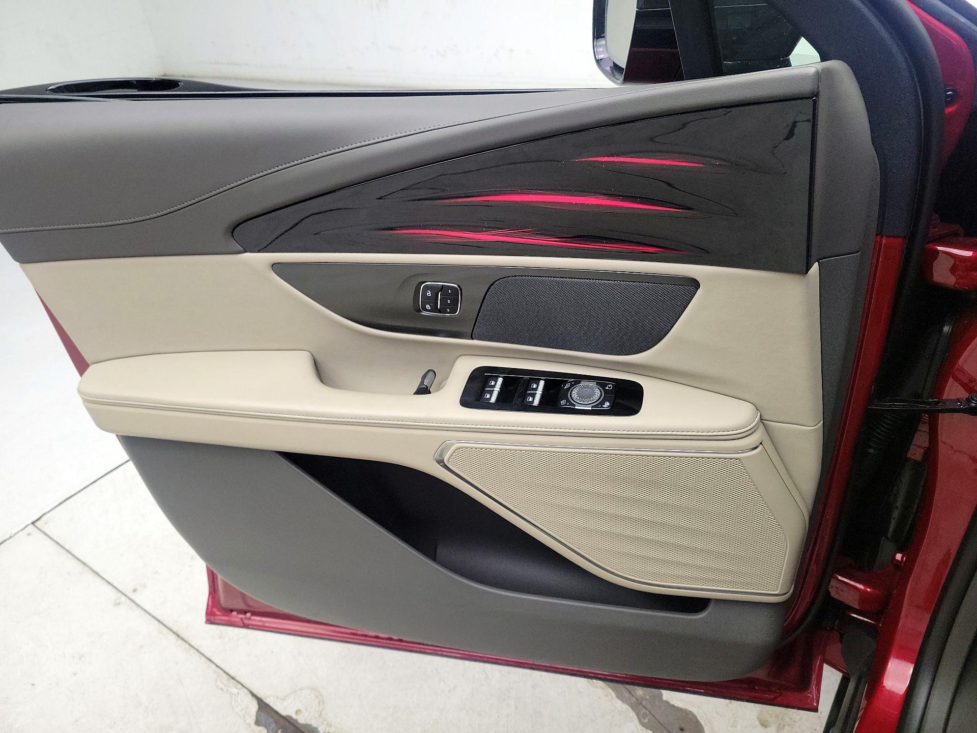 Thumbnail: 2024 Lincoln Nautilus - 12