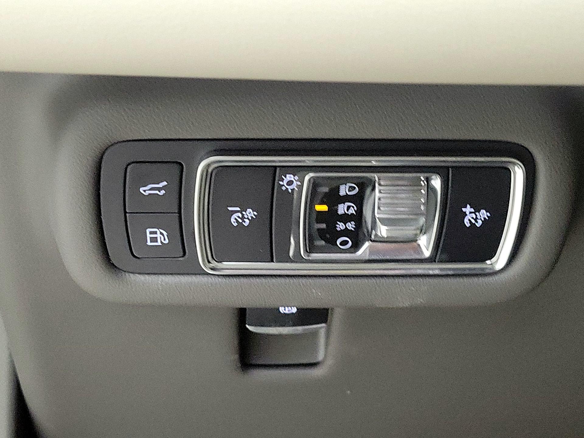 Thumbnail: 2024 Lincoln Nautilus - 13