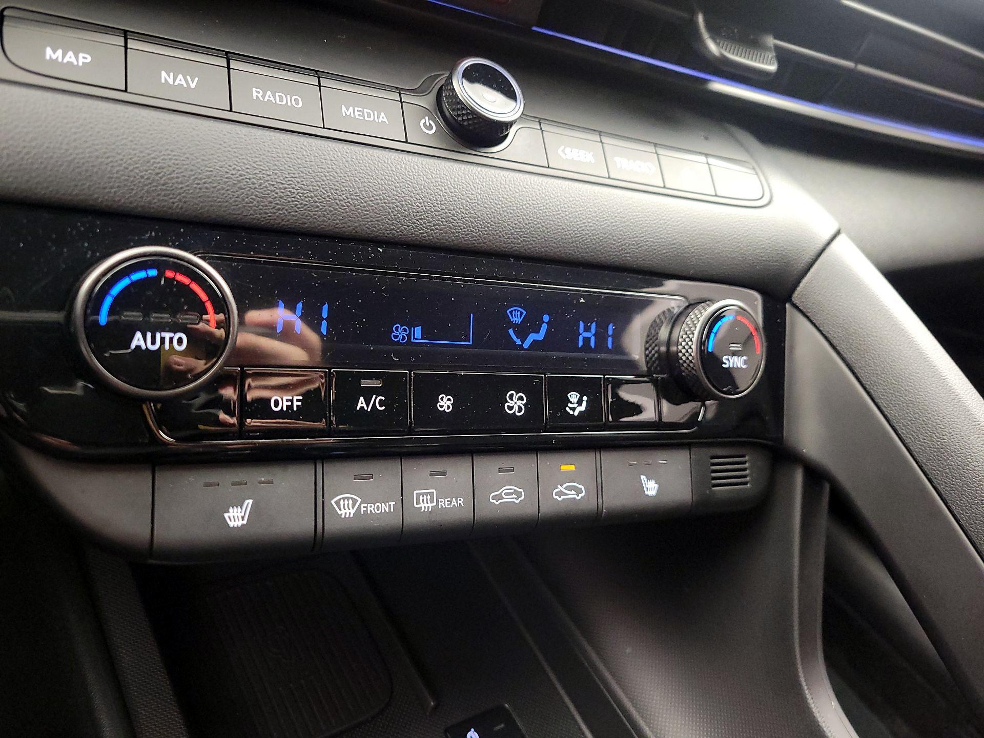 Thumbnail: 2025 Hyundai Elantra - 17