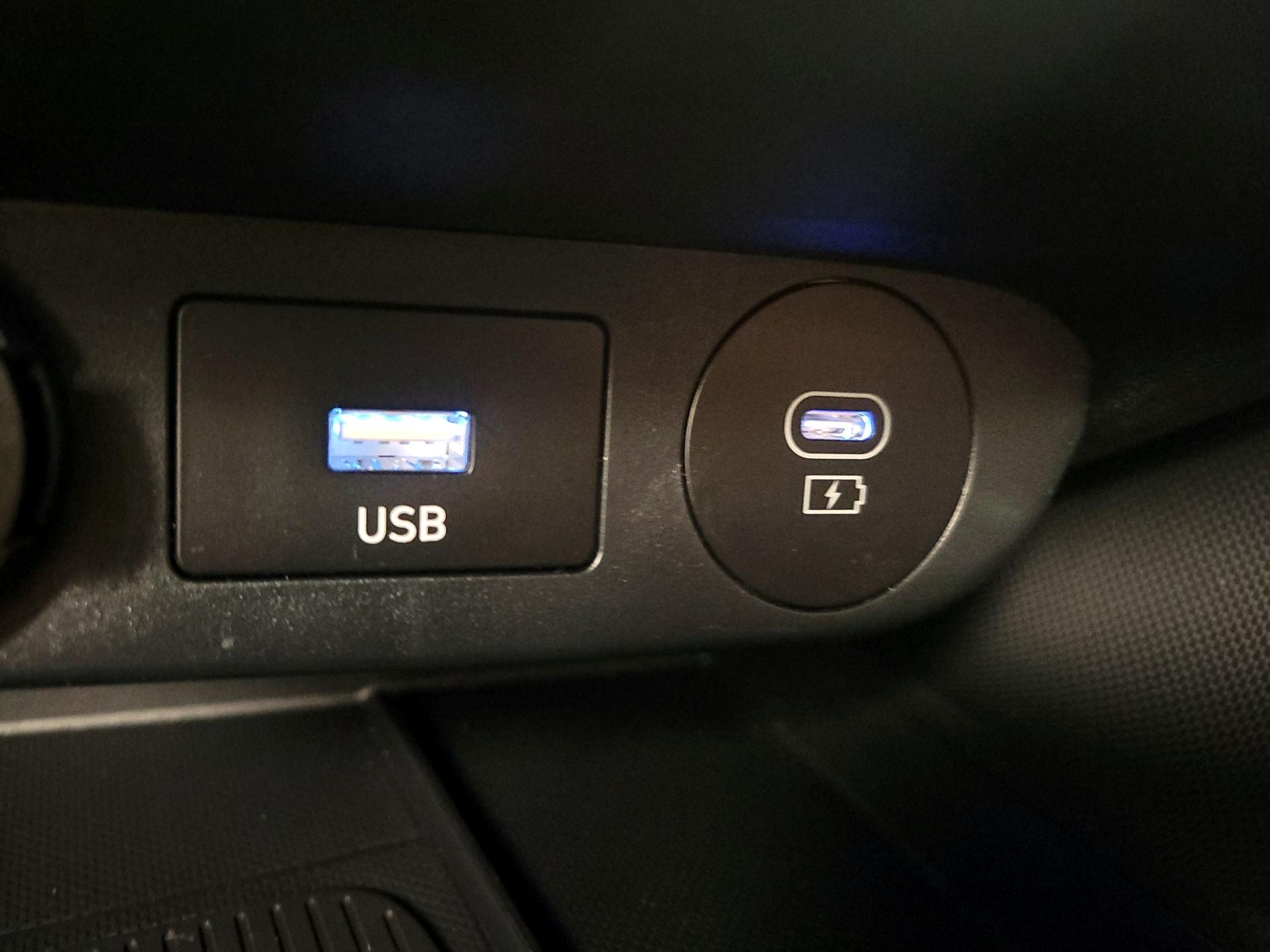 Thumbnail: 2025 Hyundai Elantra - 19