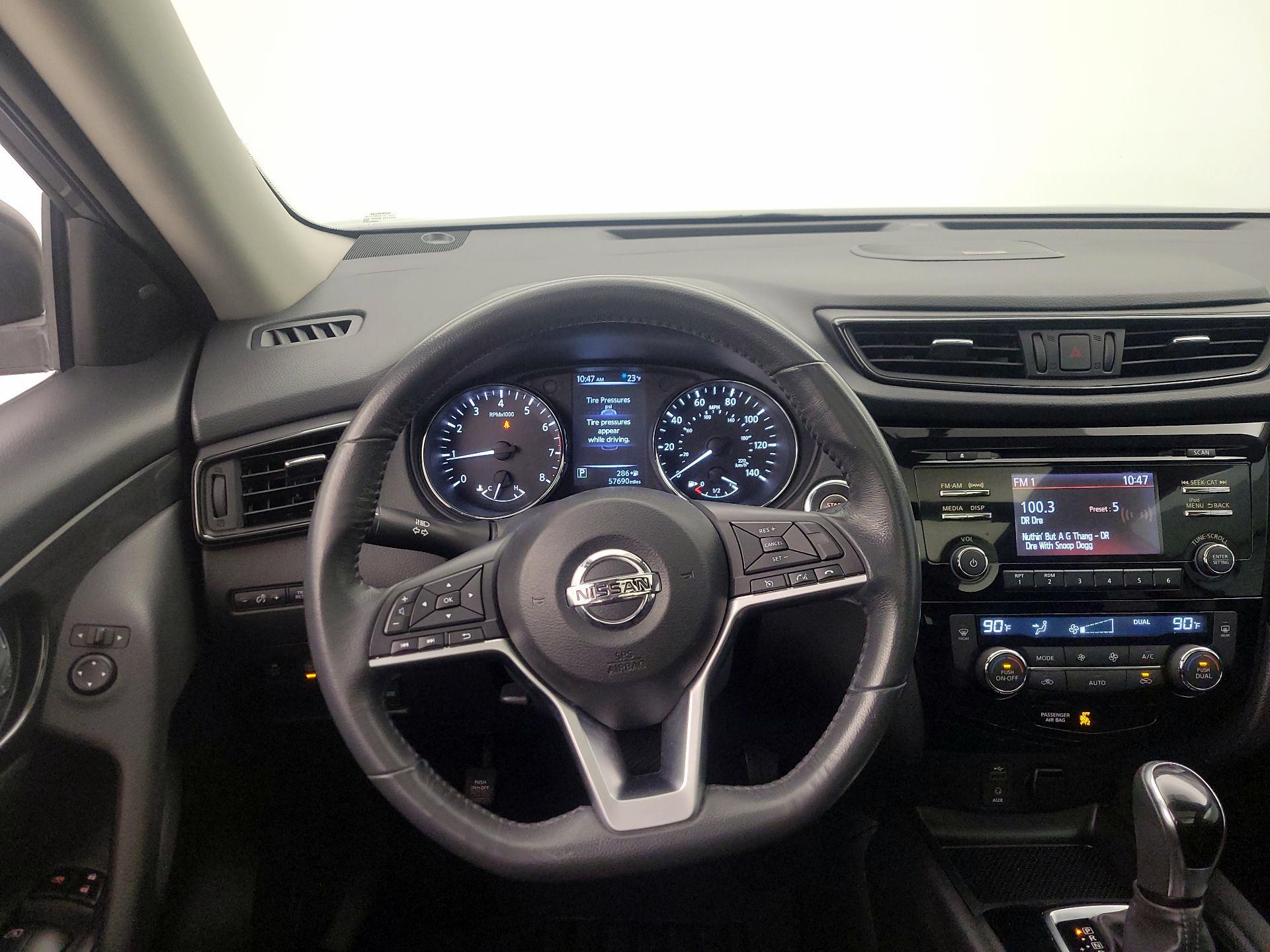 Thumbnail: 2017 Nissan Rogue - 10