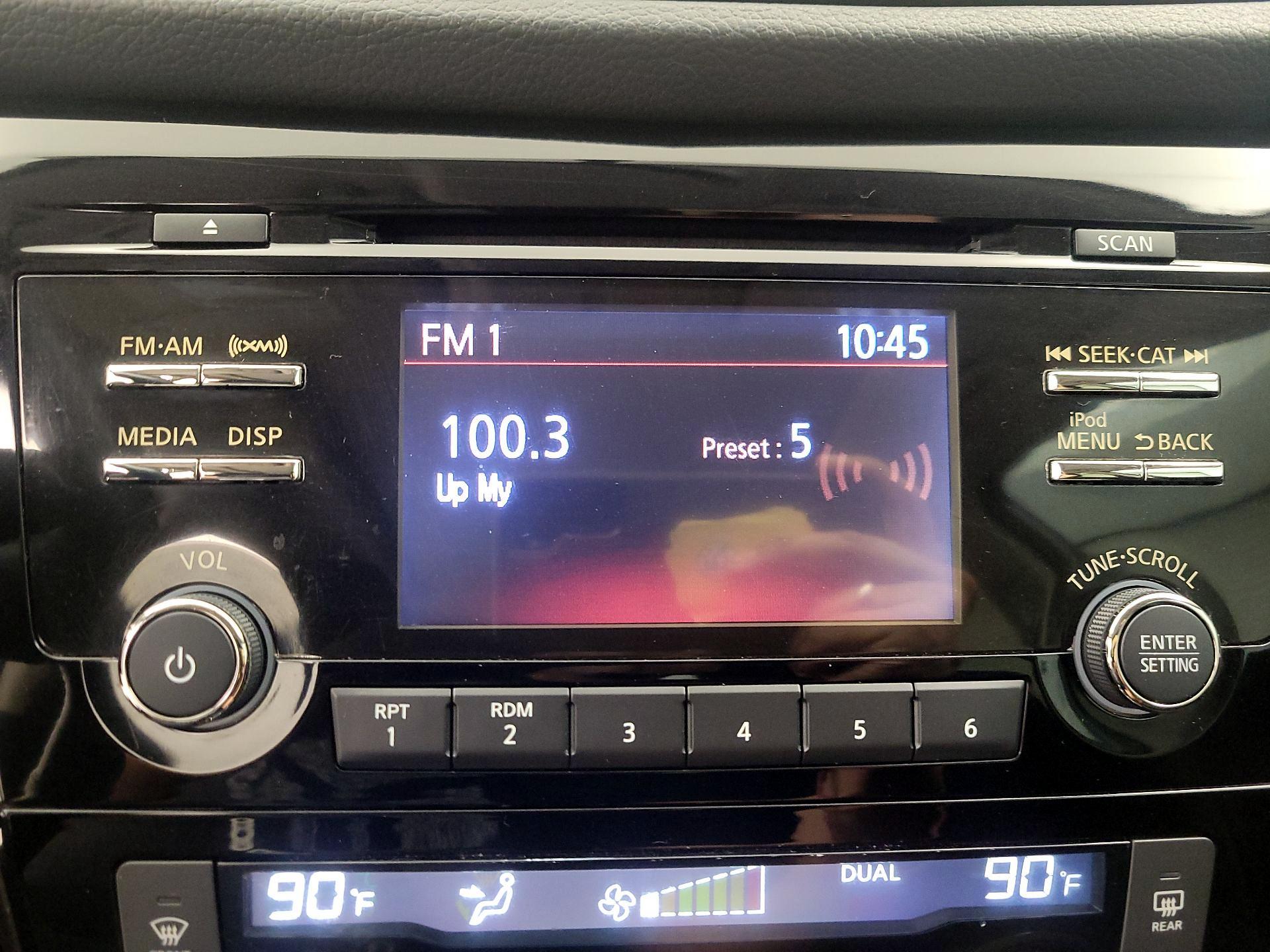 Thumbnail: 2017 Nissan Rogue - 15