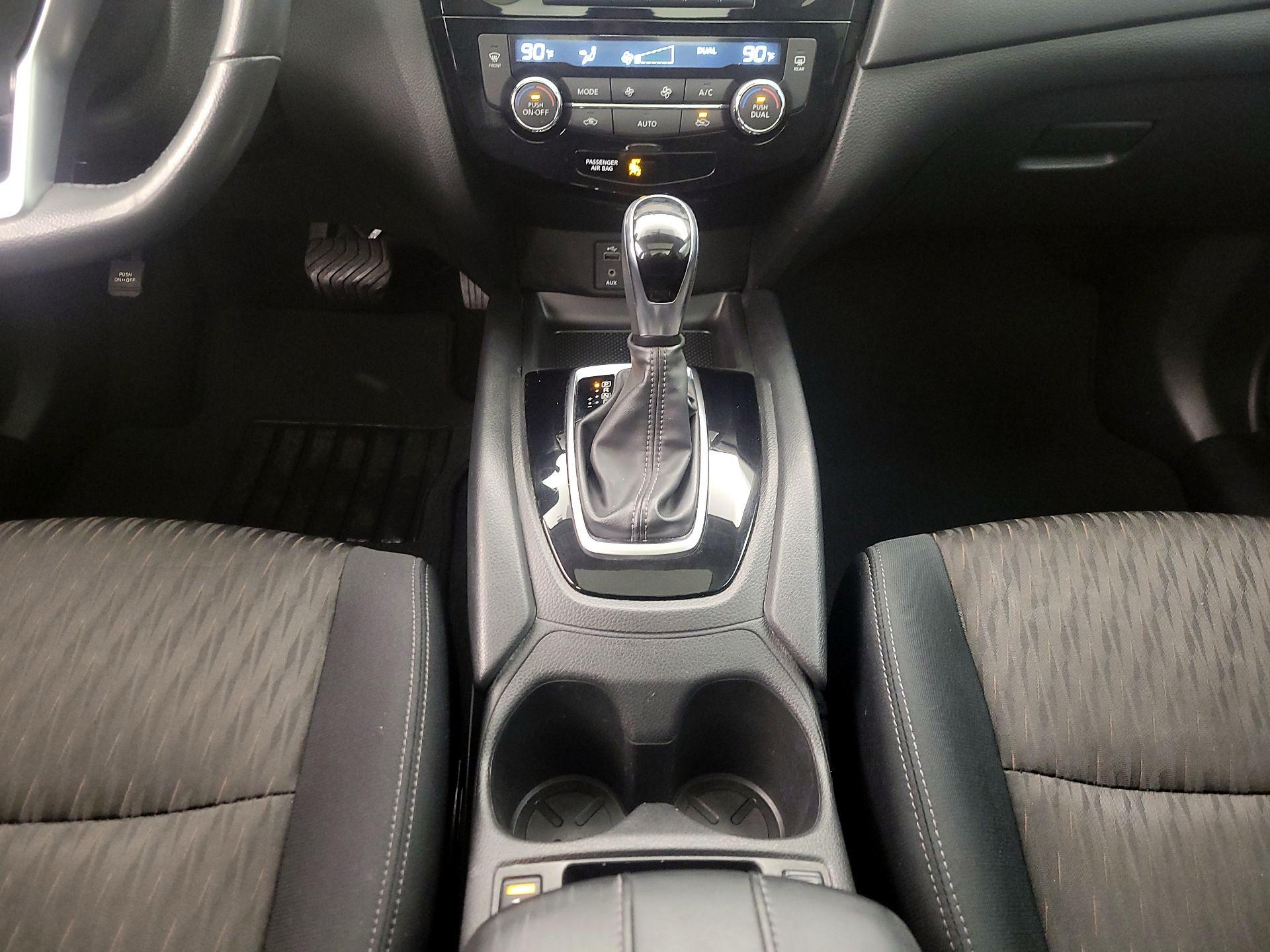 Thumbnail: 2017 Nissan Rogue - 17