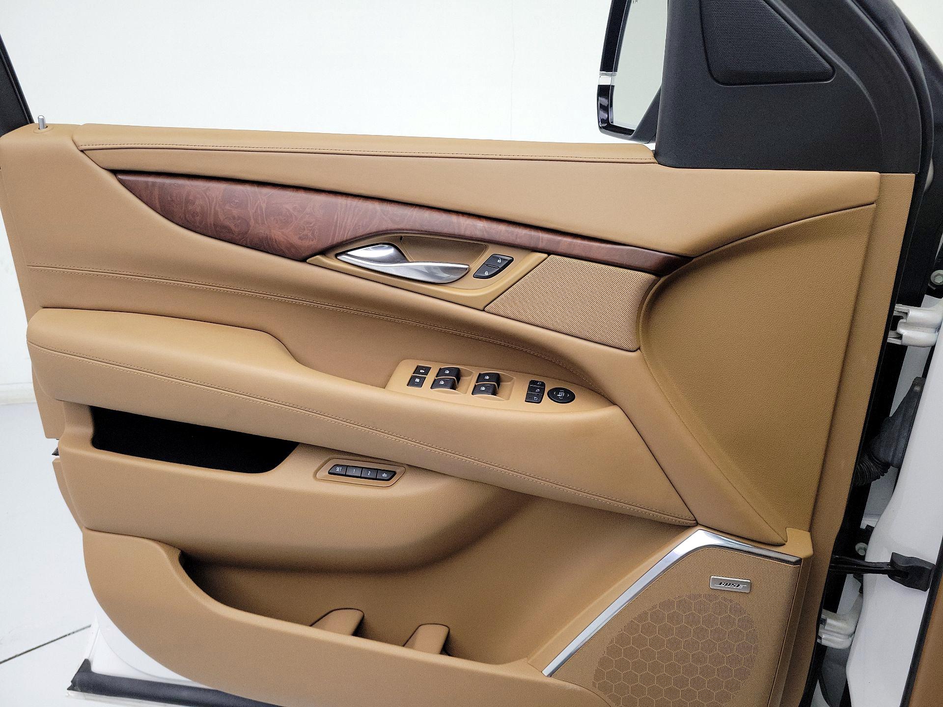 Thumbnail: 2017 Cadillac Escalade - 12