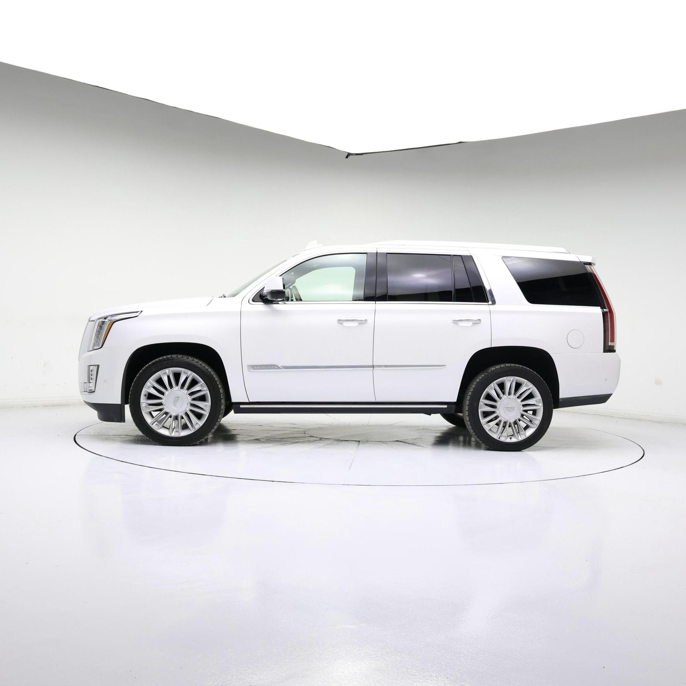 Thumbnail: 2017 Cadillac Escalade - 3