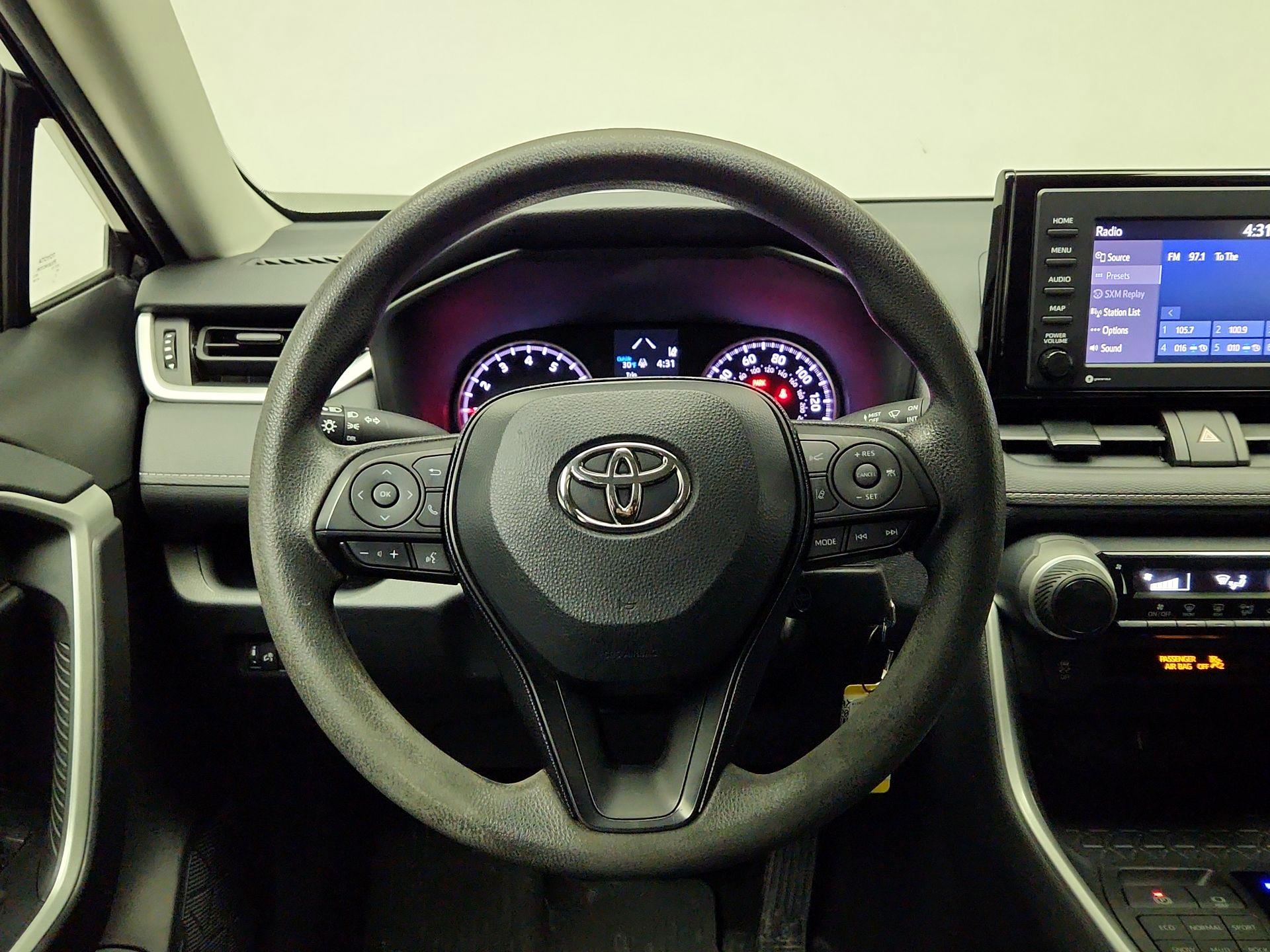 Thumbnail: 2021 Toyota RAV4 - 10