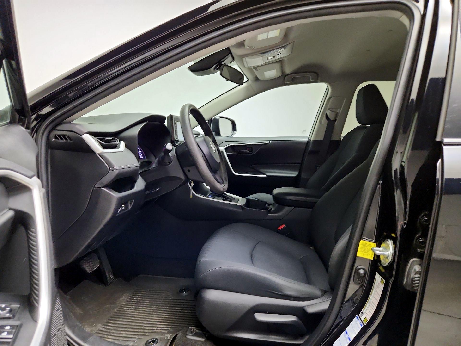 Thumbnail: 2021 Toyota RAV4 - 11