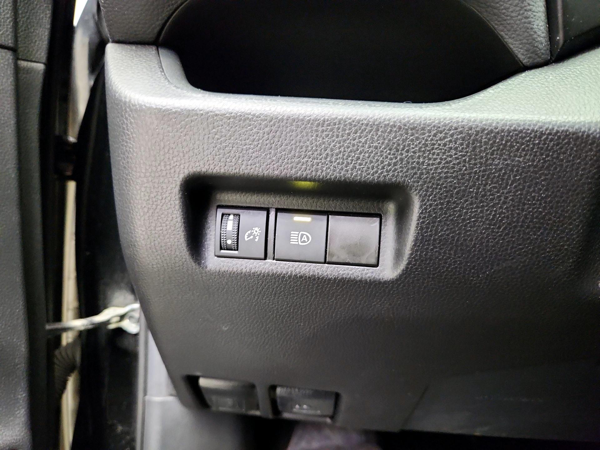 Thumbnail: 2021 Toyota RAV4 - 13