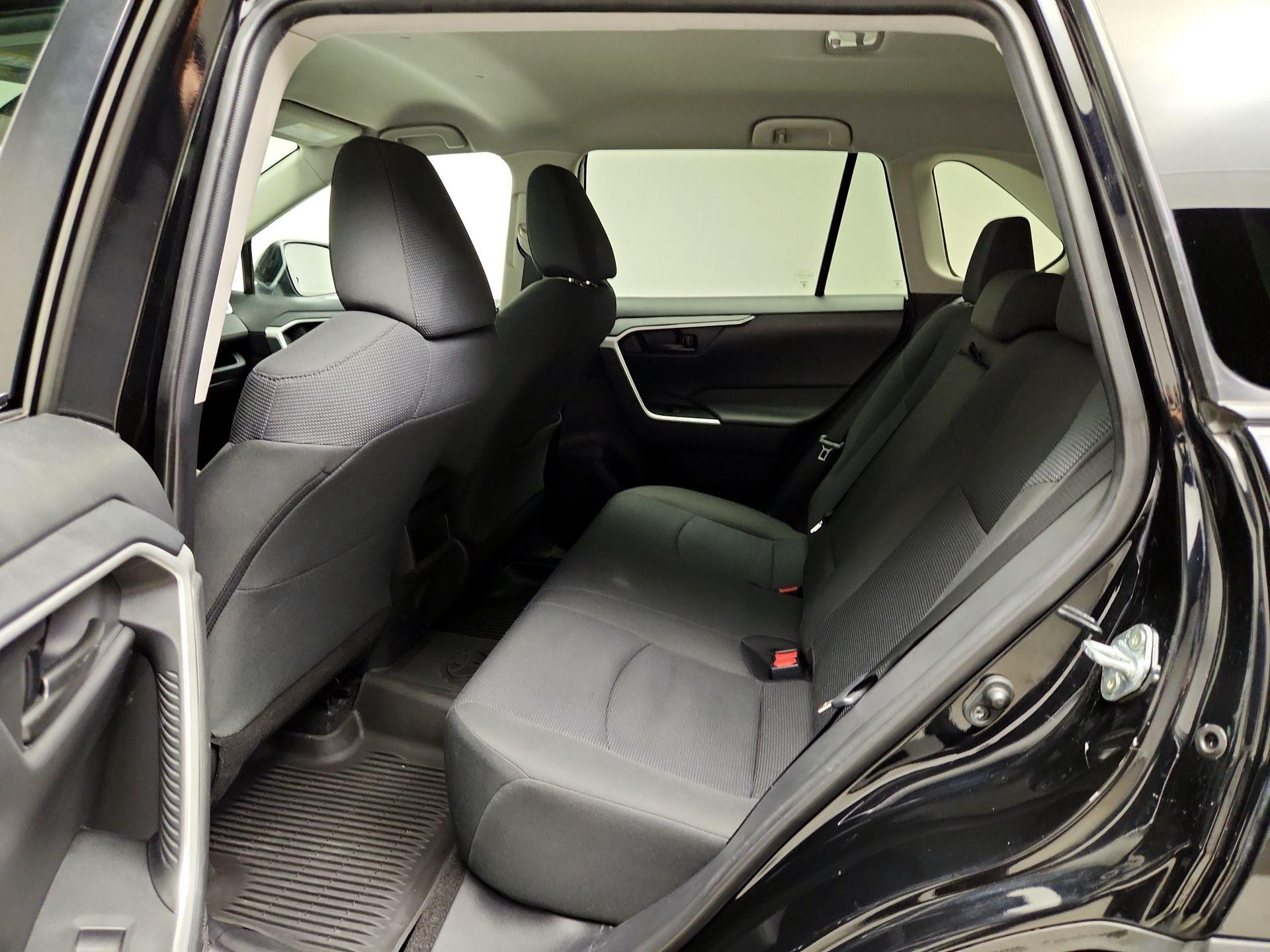 Thumbnail: 2021 Toyota RAV4 - 19