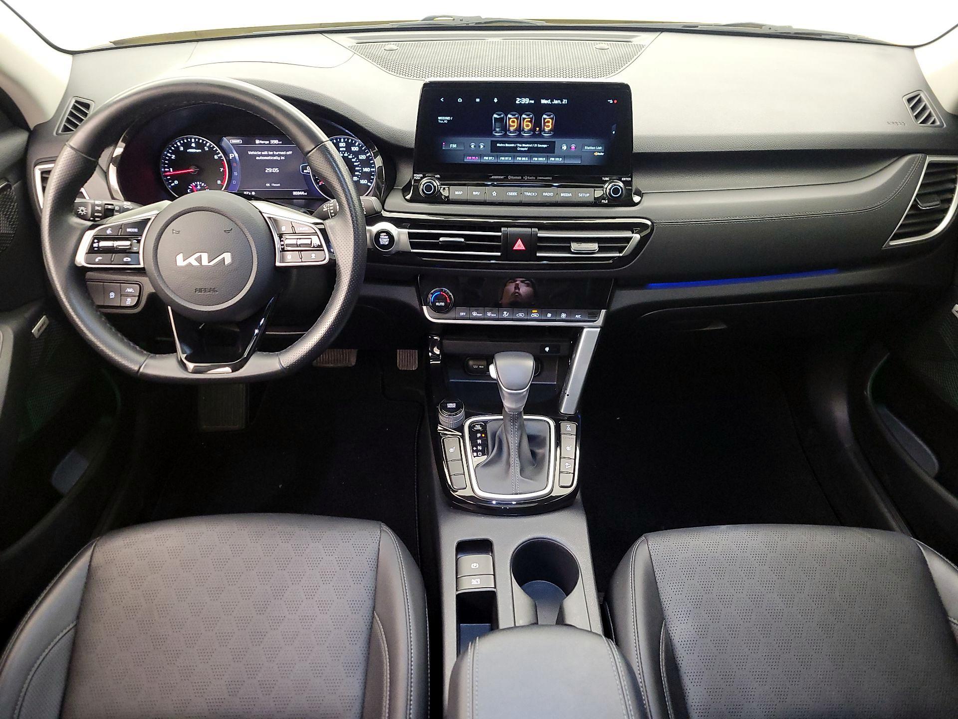 Thumbnail: 2023 Kia Seltos - 9