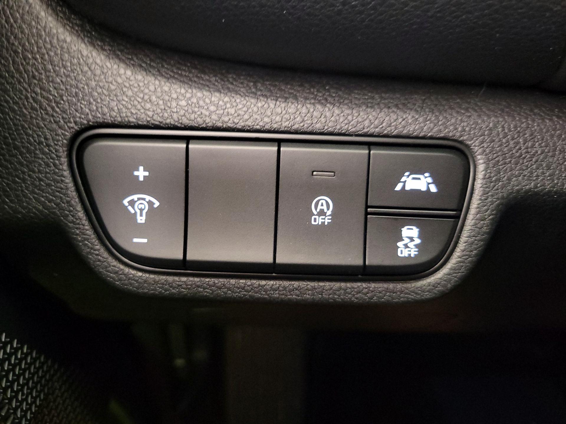 Thumbnail: 2023 Kia Seltos - 13