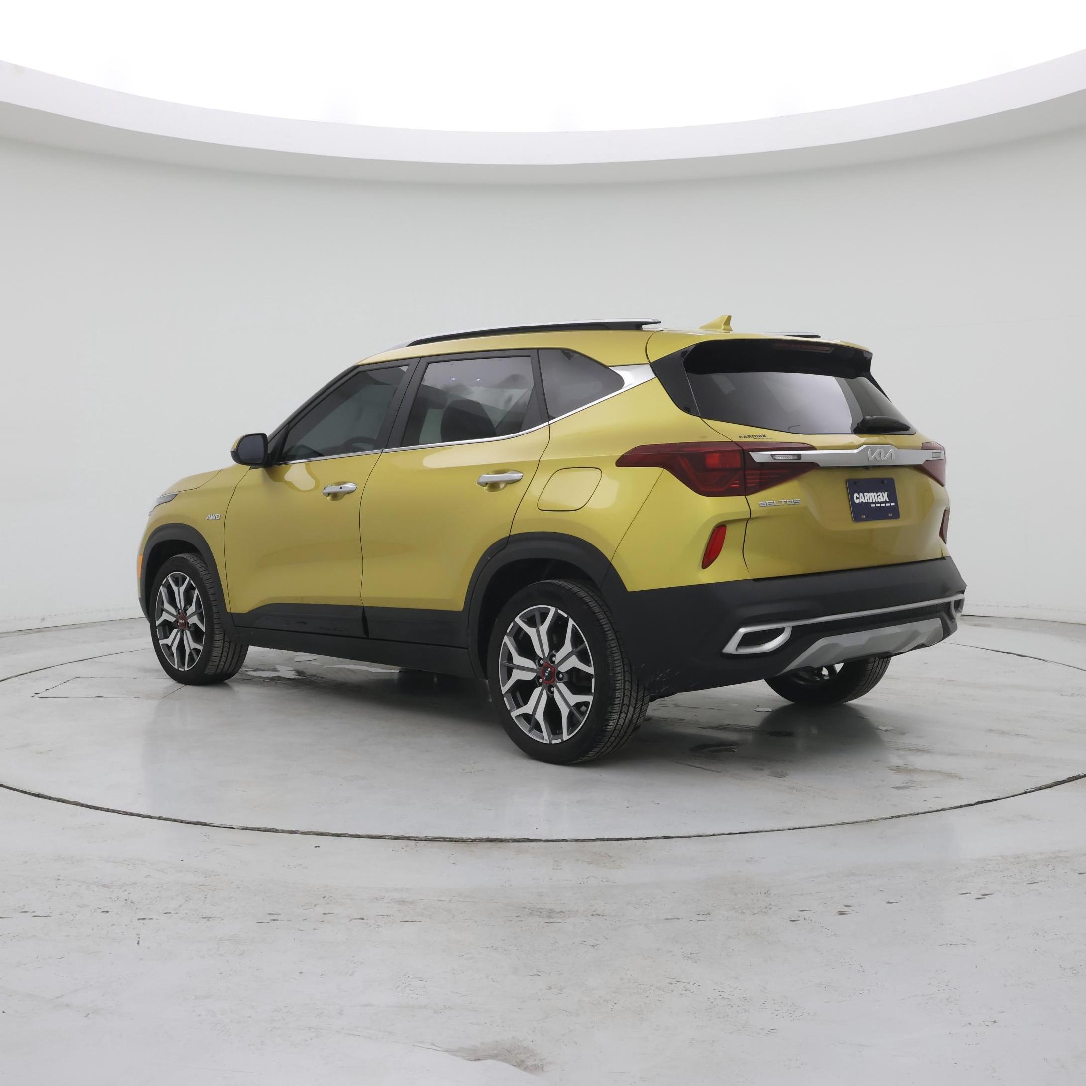 Thumbnail: 2023 Kia Seltos - 2