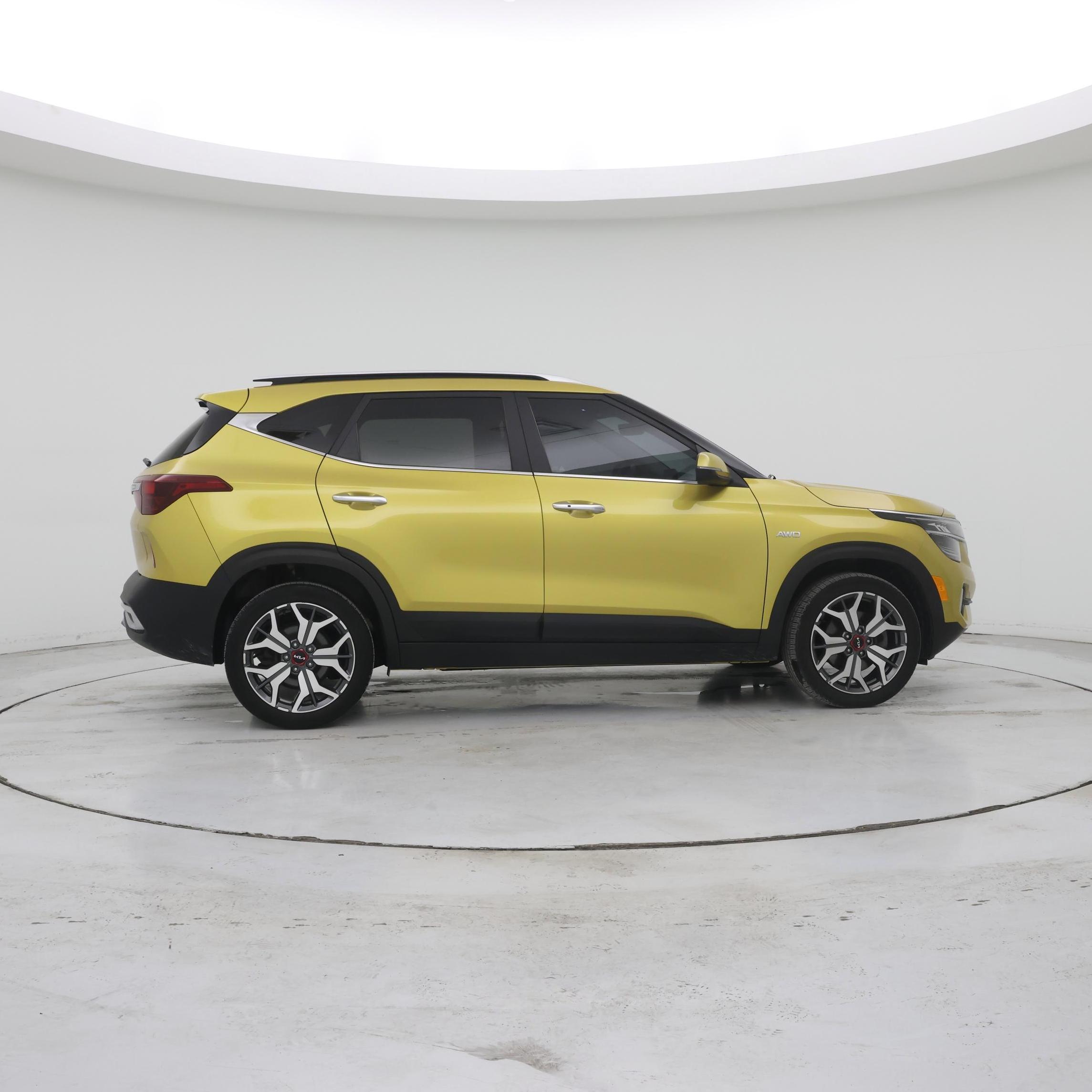 Thumbnail: 2023 Kia Seltos - 7