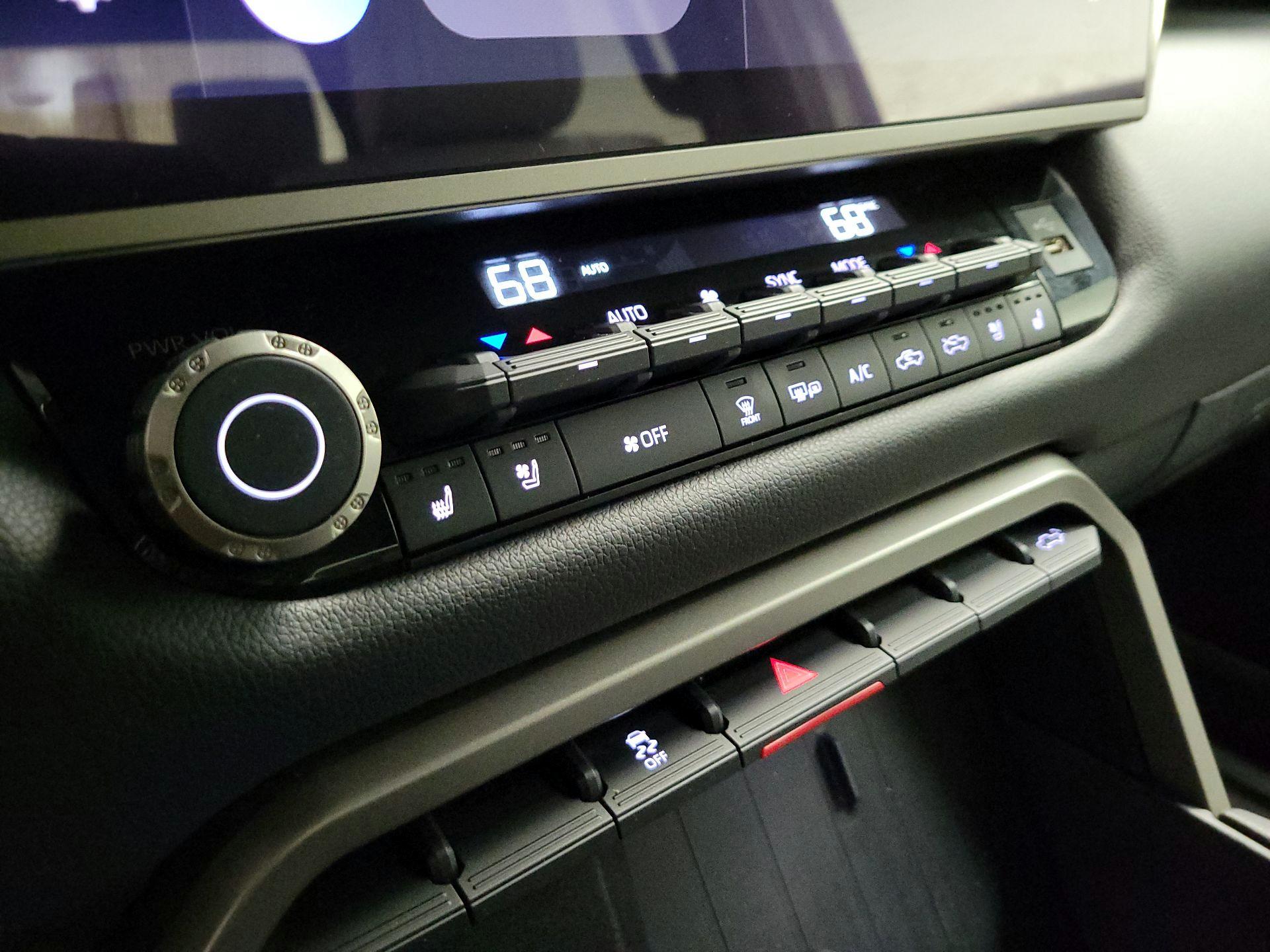 Thumbnail: 2025 Toyota Tundra - 17