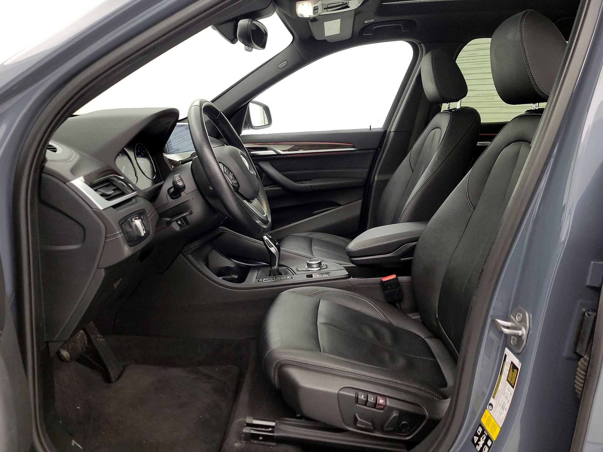 Thumbnail: 2022 BMW X1 - 11