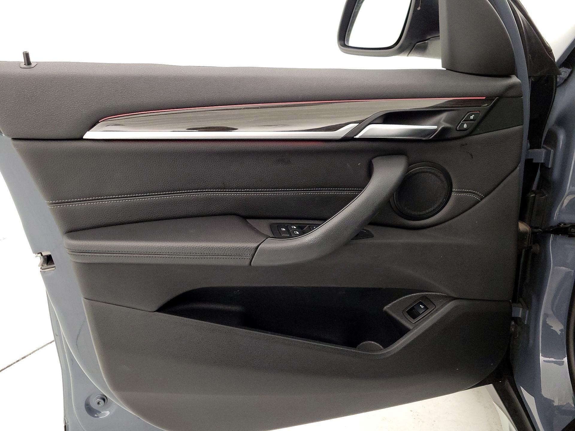 Thumbnail: 2022 BMW X1 - 12