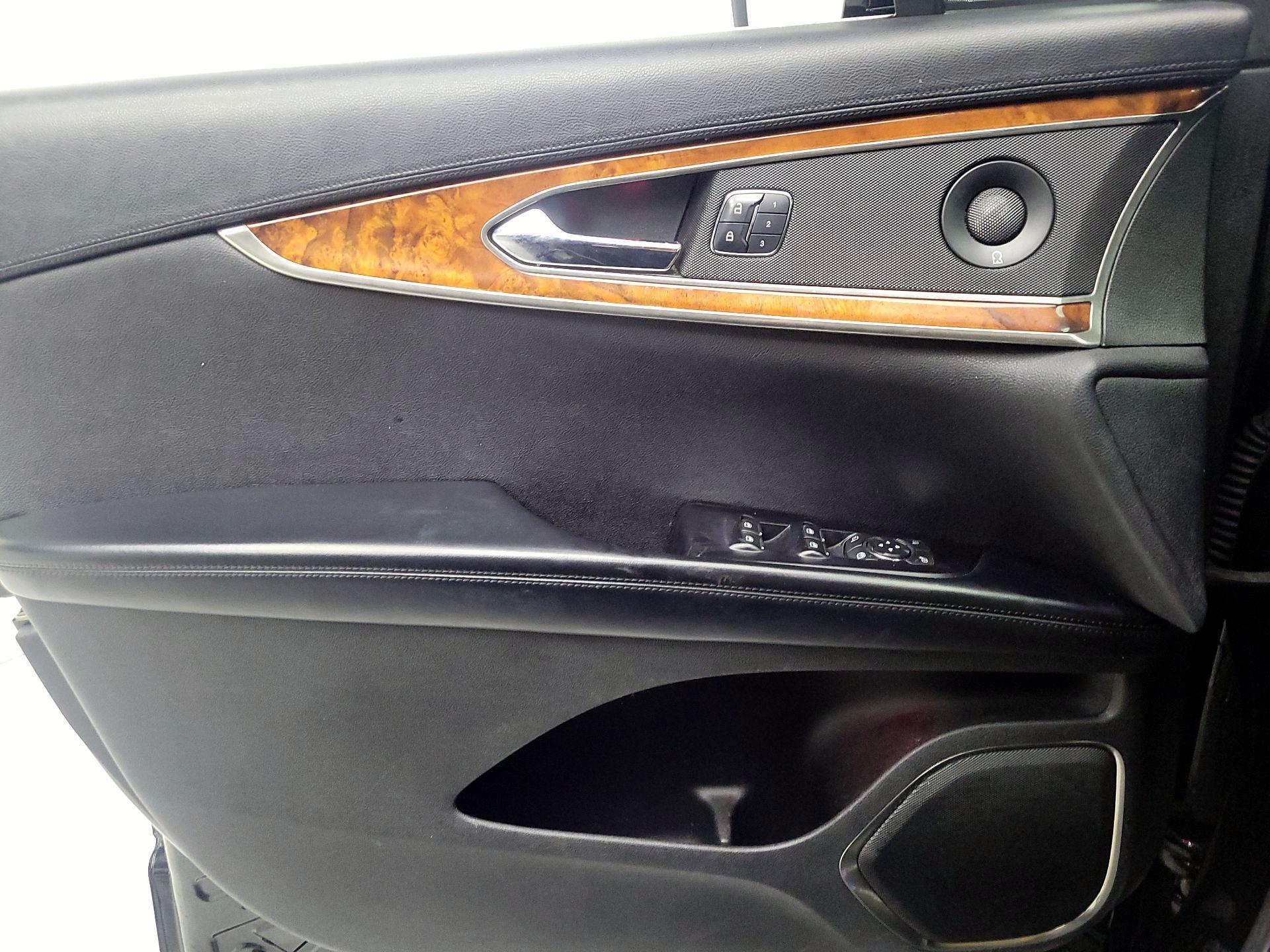 Thumbnail: 2017 Lincoln MKX - 12